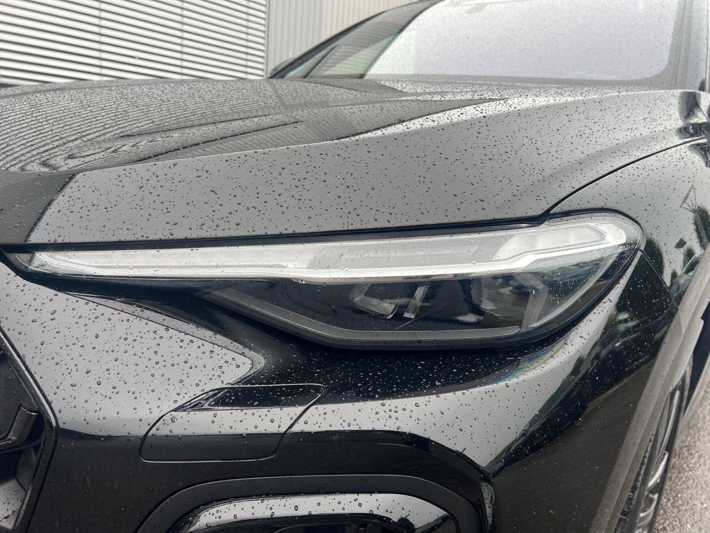 Bild über Audi SQ5 Sportback edition one mit Akzenten mythosschwarz TFSI 270 kW S tronic - für weitere Informationen kontaktieren Sie den Audi Partner