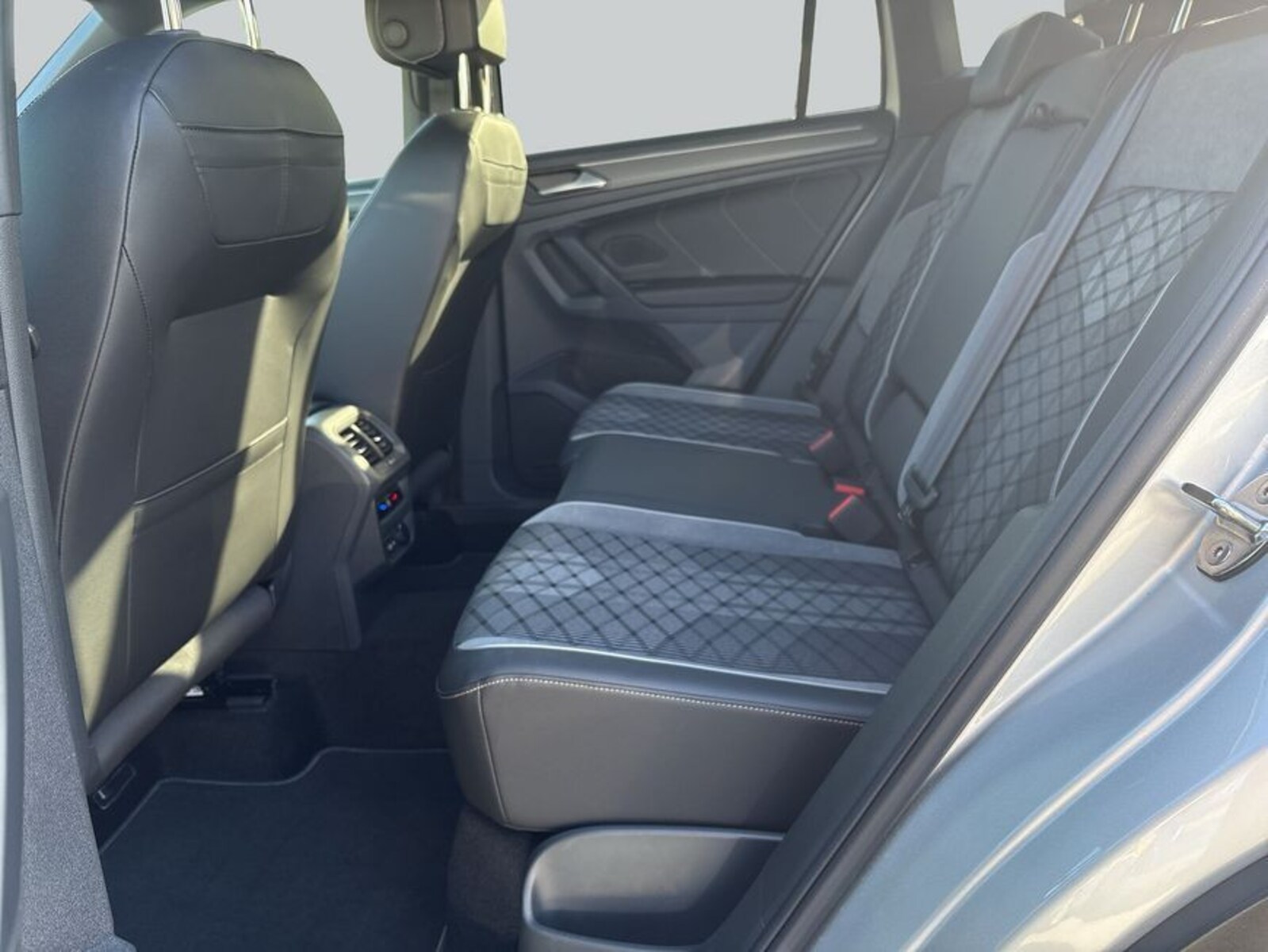 Volkswagen Tiguan – Bild 11