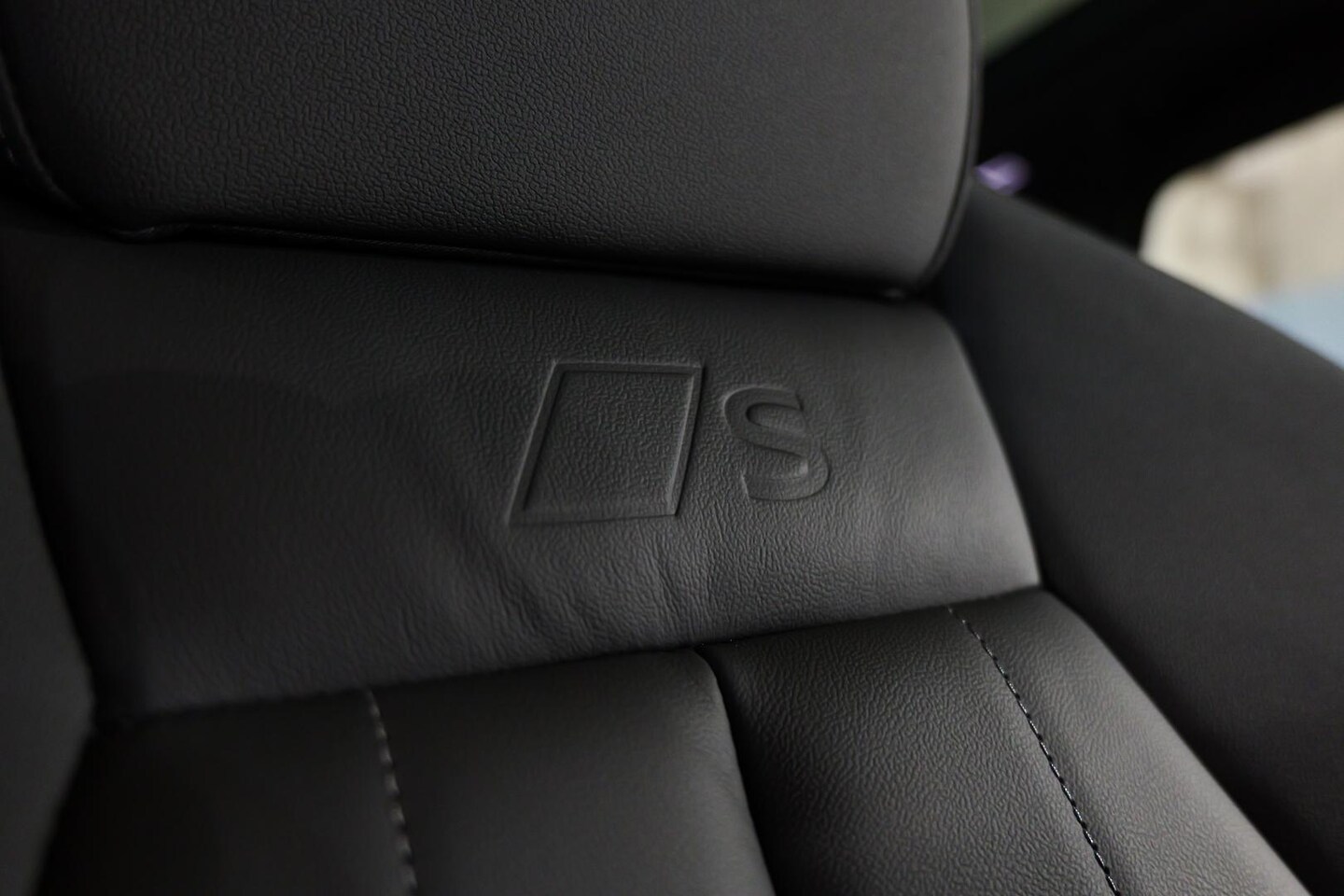 Image about Audi Q5 SUV e-hybrid quattro S tronic