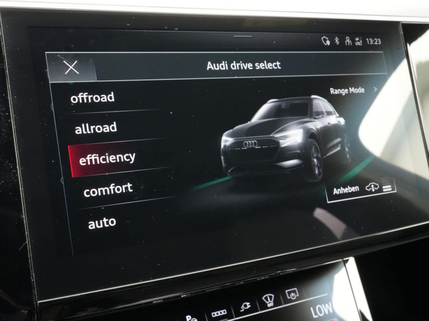 Bild über Audi Q8 e-tron S line 50 e-tron quattro - für weitere Informationen kontaktieren Sie den Audi Partner