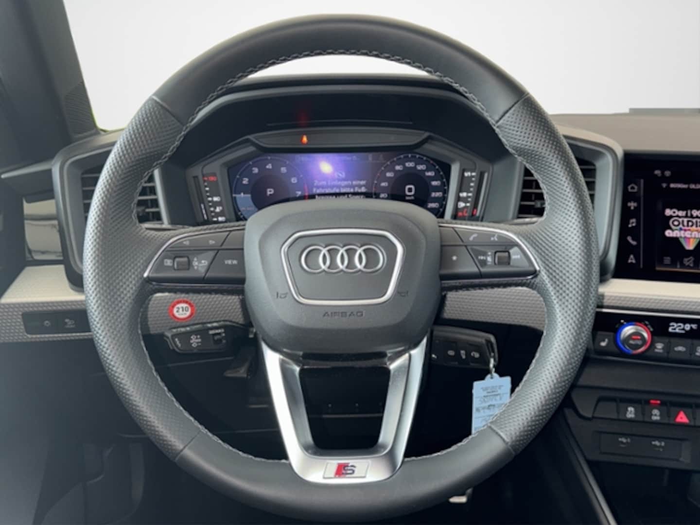 Bild über Audi A1 Sportback S line 25 TFSI S tronic - für weitere Informationen kontaktieren Sie den Audi Partner
