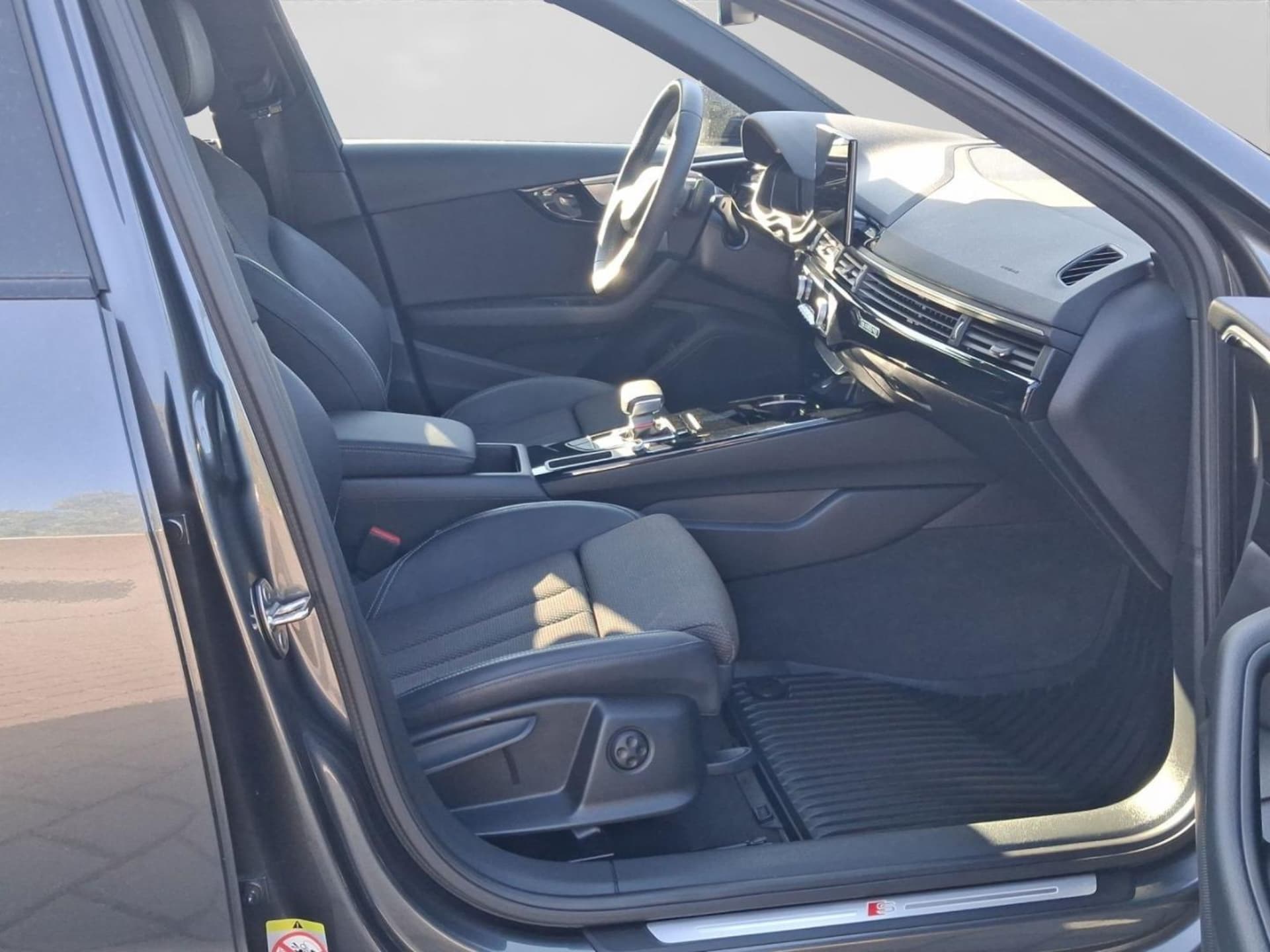 Audi A4 Avant S line