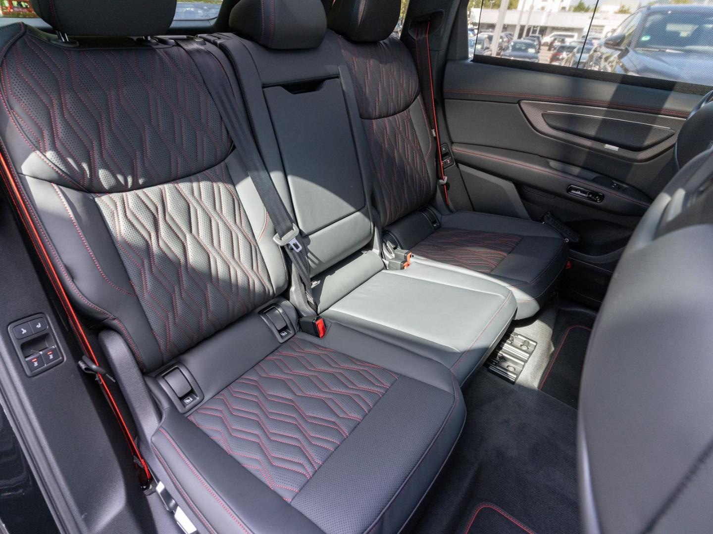 Bild über Audi Q7 SUV TDI quattro 220 kW tiptronic - für weitere Informationen kontaktieren Sie den Audi Partner