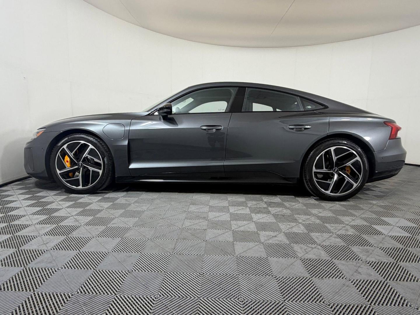 Used 2024 Audi RS e-tron GT Base with VIN WAUBHBFW0R7900827 for sale in Brentwood, TN