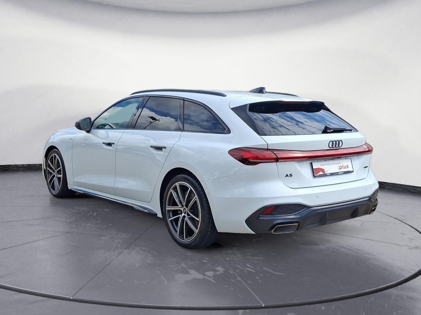 Bild über Audi A5 Avant TFSI quattro S tronic - für weitere Informationen kontaktieren Sie den Audi Partner