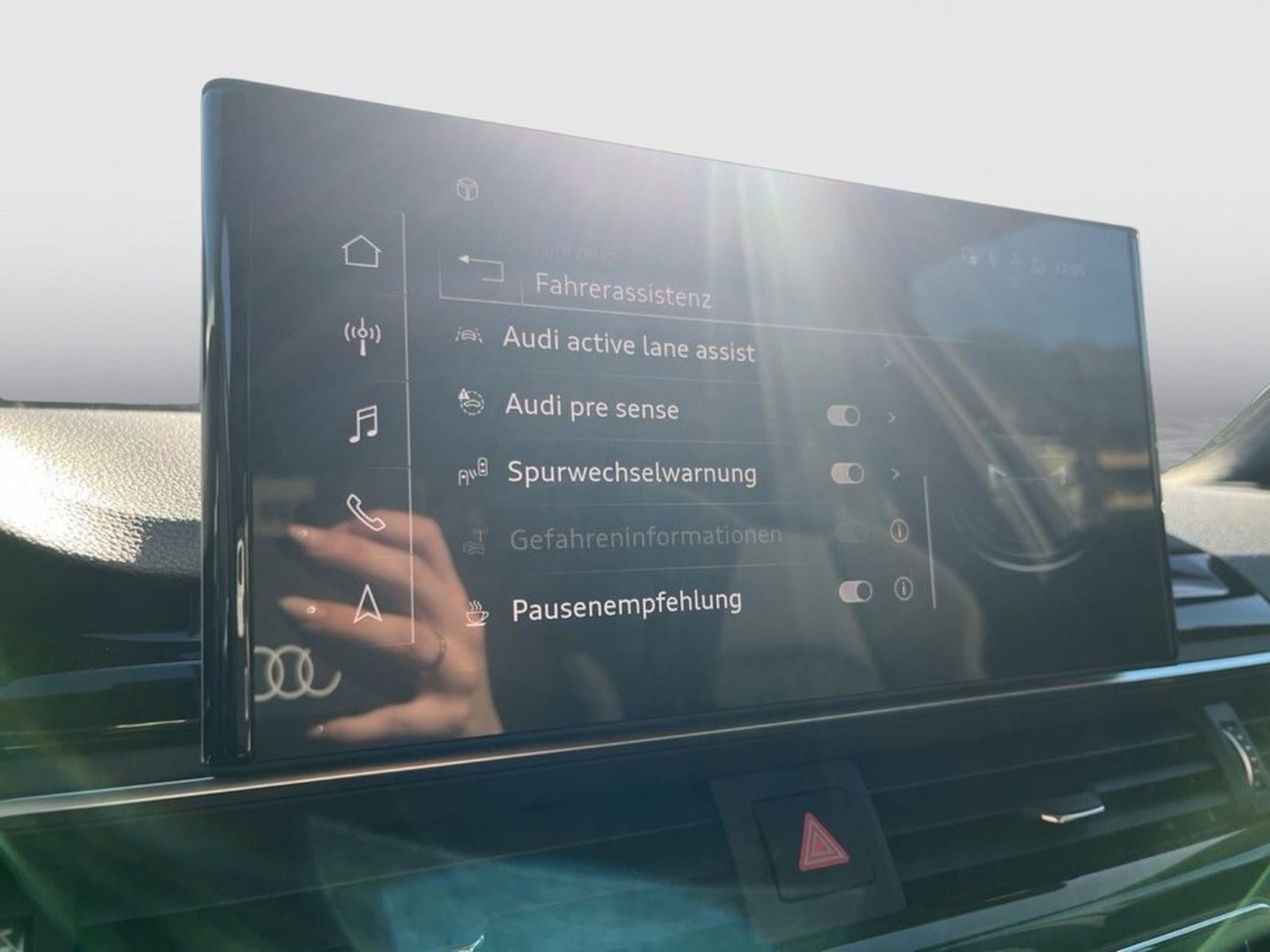 Bild über Audi A4 Avant g-tron S line 40 S tronic - für weitere Informationen kontaktieren Sie den Audi Partner