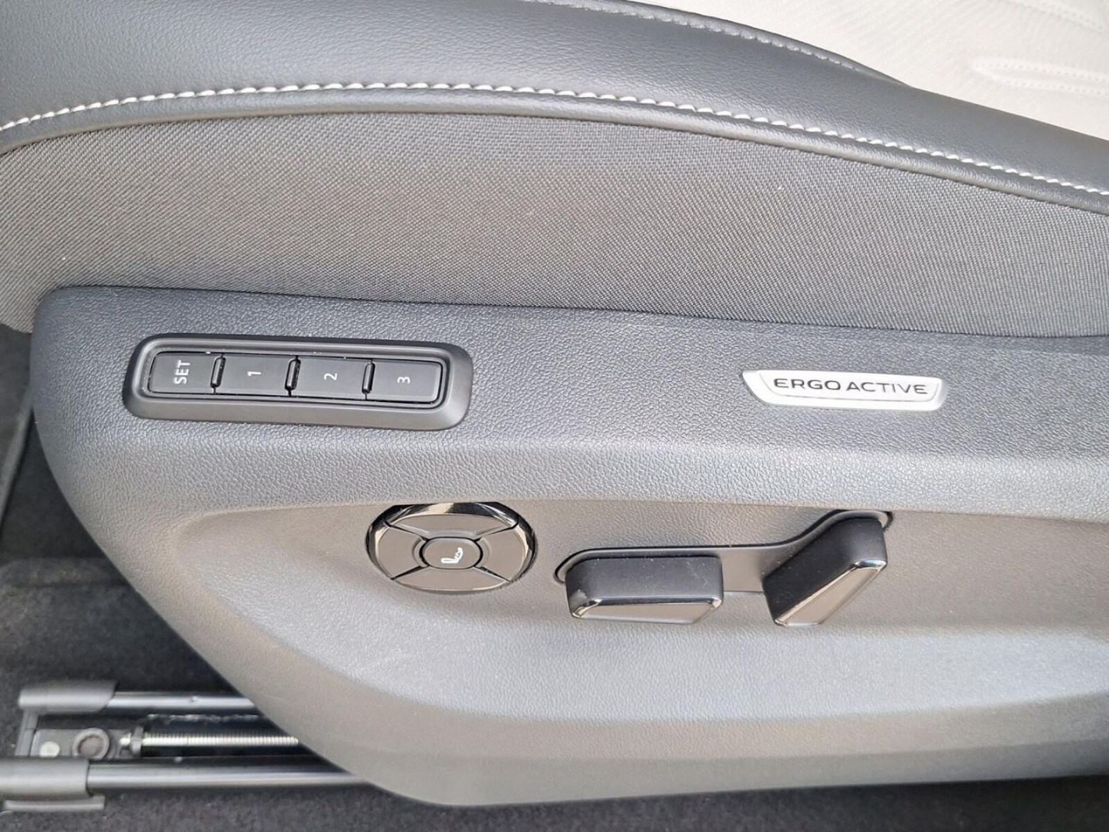 Volkswagen Tiguan – Bild 18