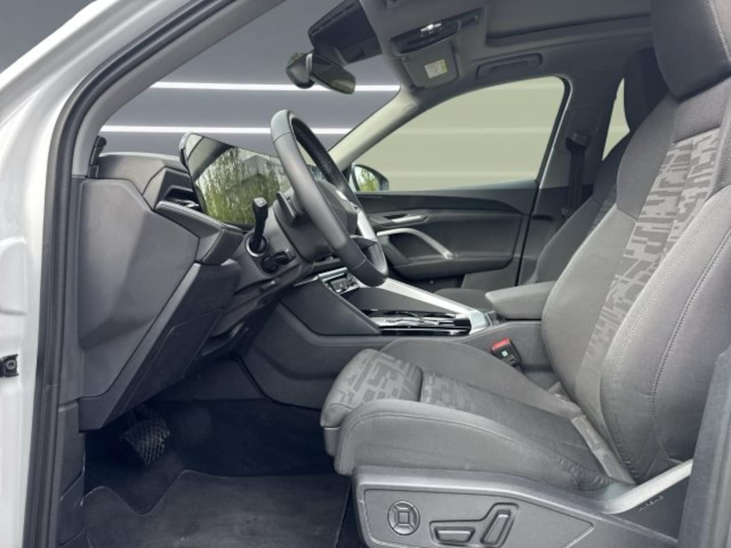 Bild über Audi Q5 SUV TDI quattro 150 kW S tronic - für weitere Informationen kontaktieren Sie den Audi Partner