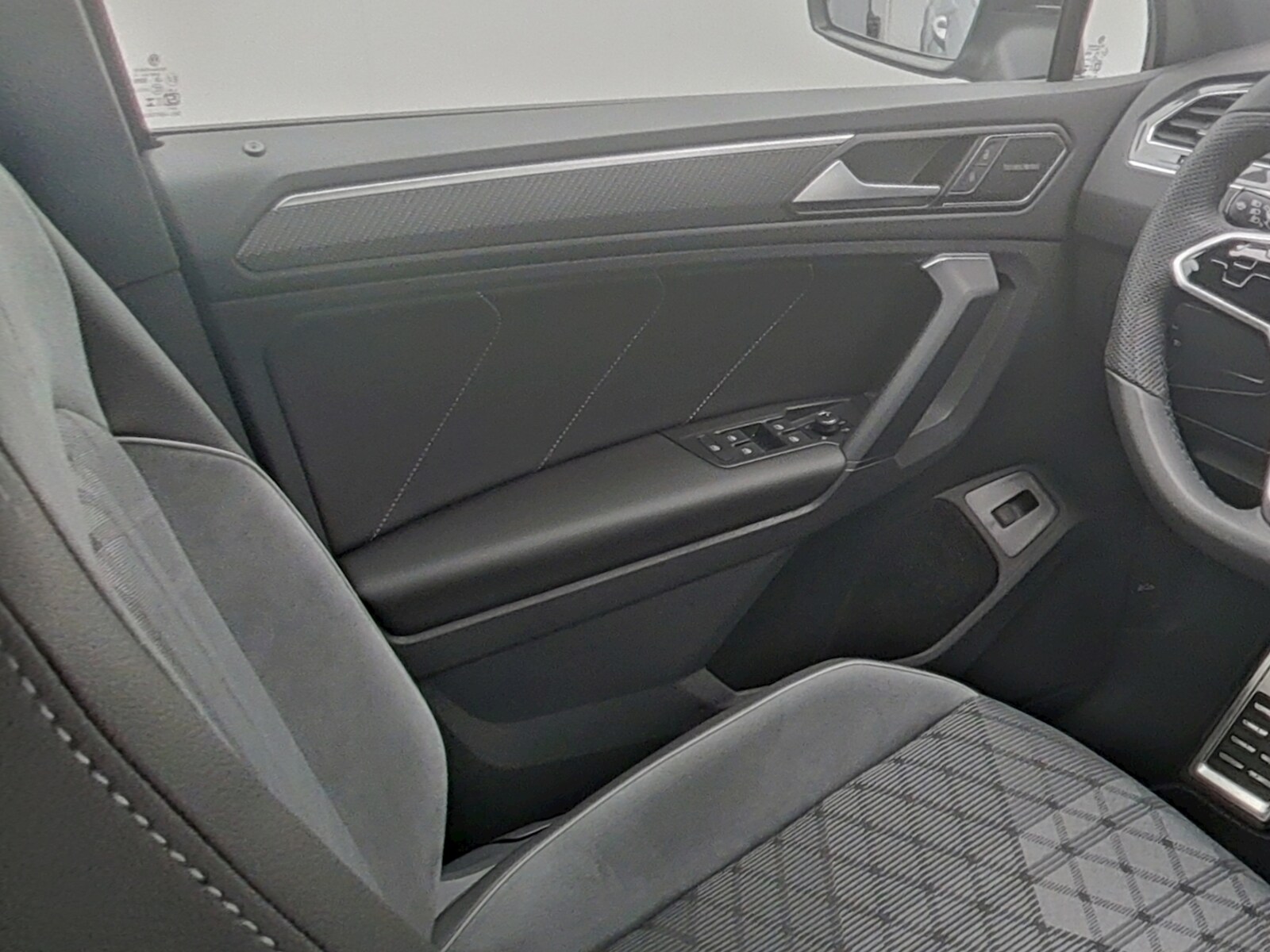 Volkswagen Tiguan – Bild 12