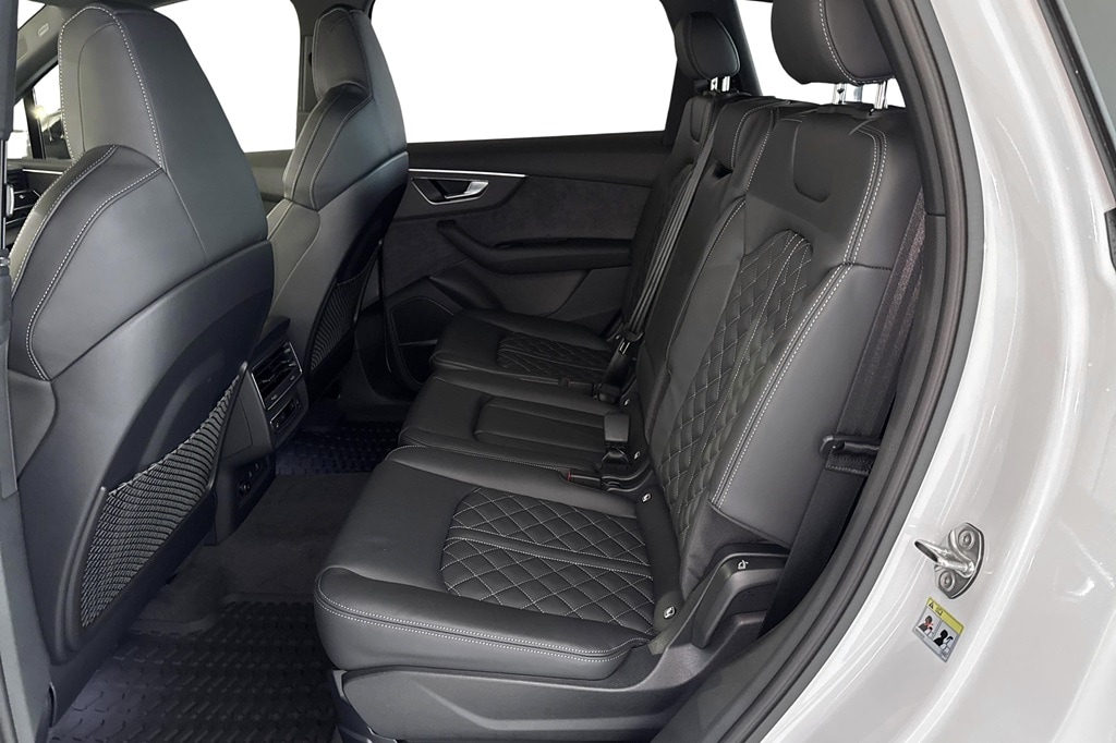 Bild som visar Audi Q7 SUV TFSI e Q7 SUV 60 TFSI e quattro S line 490 hk tiptronic - för mer information kontakta din Audi Partner
