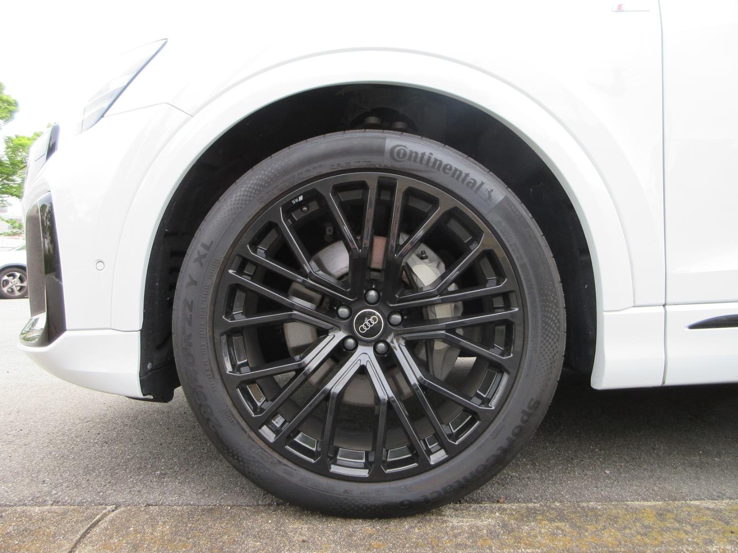 Audi Q8 SUV 55 TFSI quattro S line 250(340) kW(PS) tiptronic for more details contact your dealer