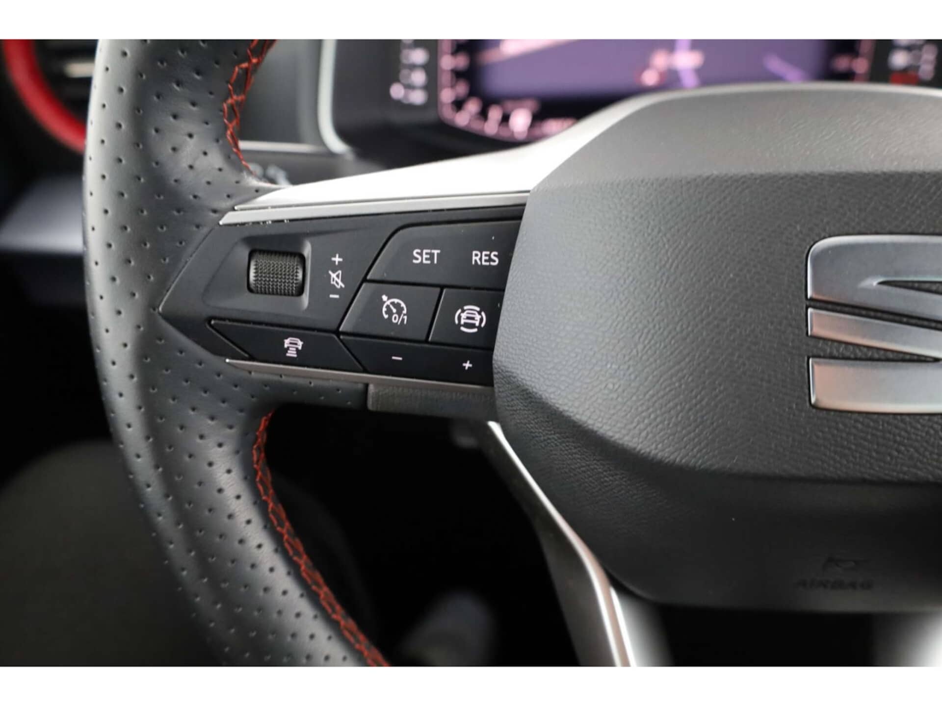 SEAT Arona FR