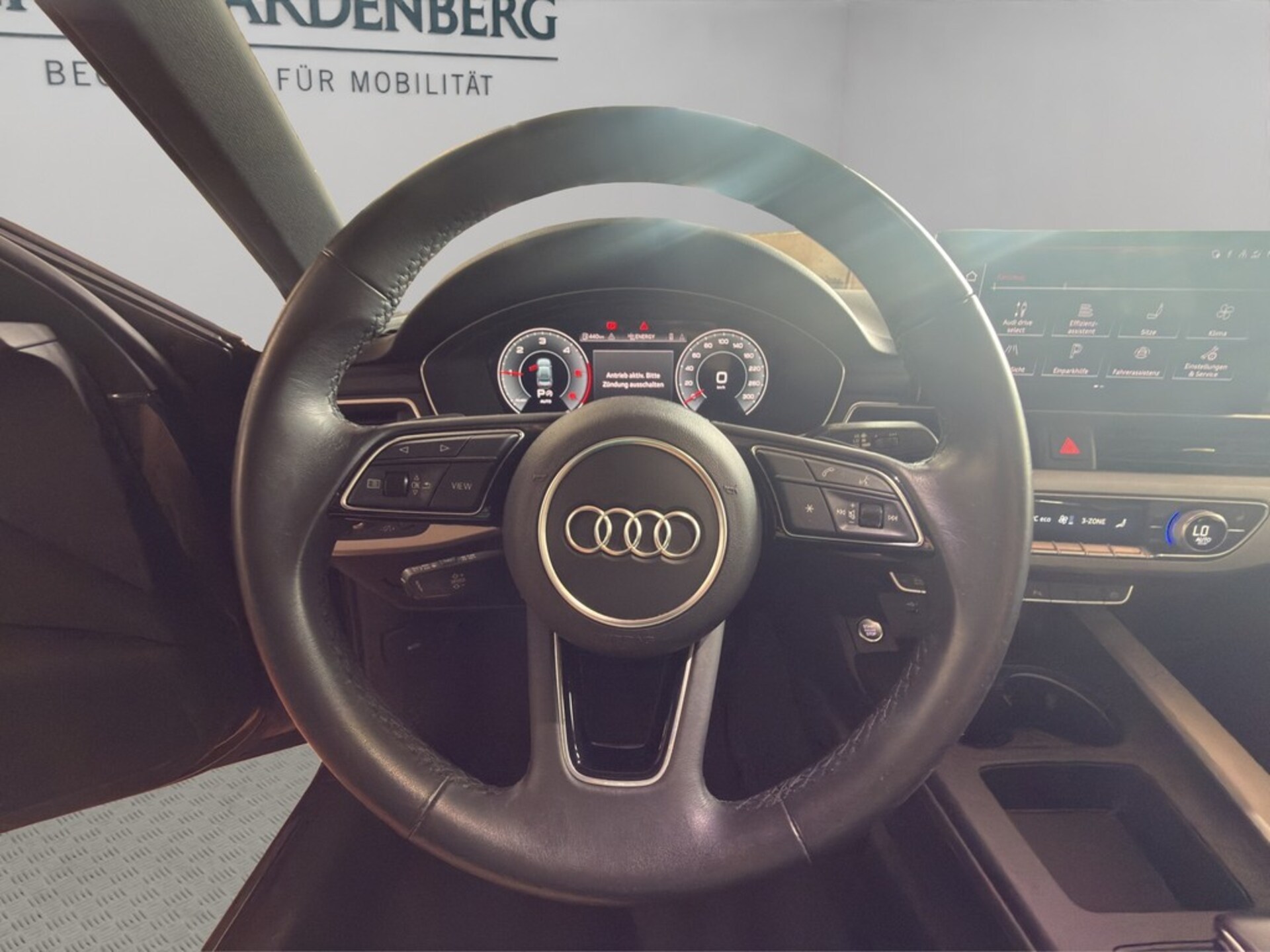 Audi A4 Limousine Advanced