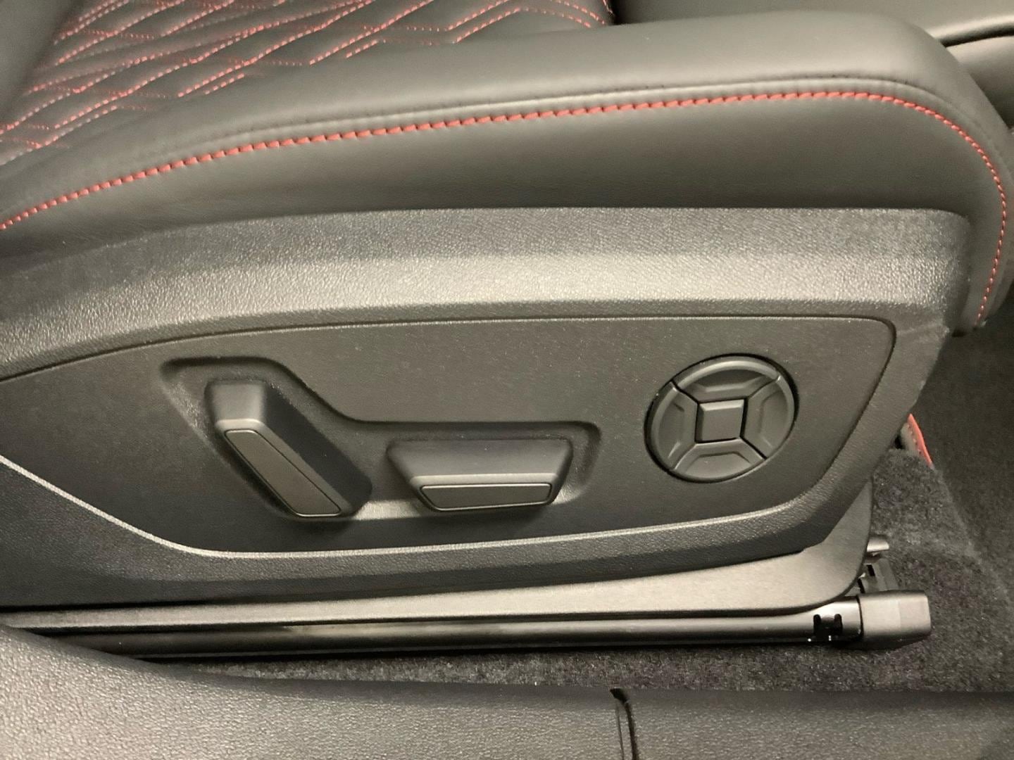 Bild über Audi A3 Sportback TFSI quattro S tronic - für weitere Informationen kontaktieren Sie den Audi Partner