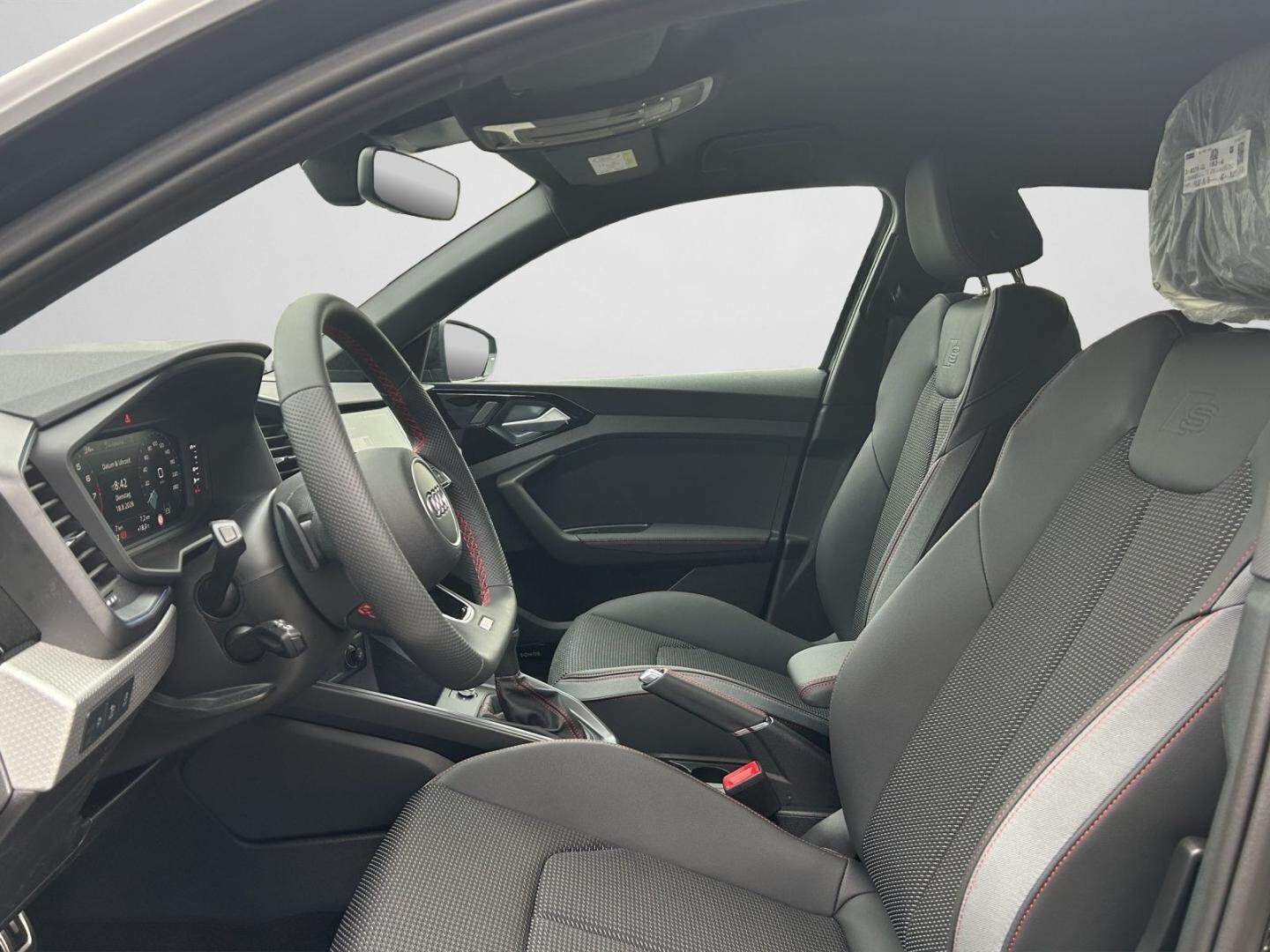 Bild über Audi A1 Sportback S line 30 TFSI S tronic - für weitere Informationen kontaktieren Sie den Audi Partner