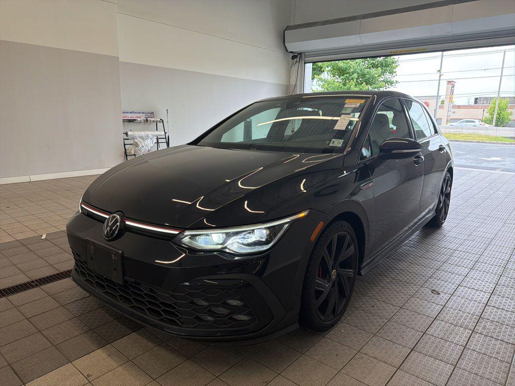 2023 Volkswagen Golf GTI 2.0T SE 4-door's photo