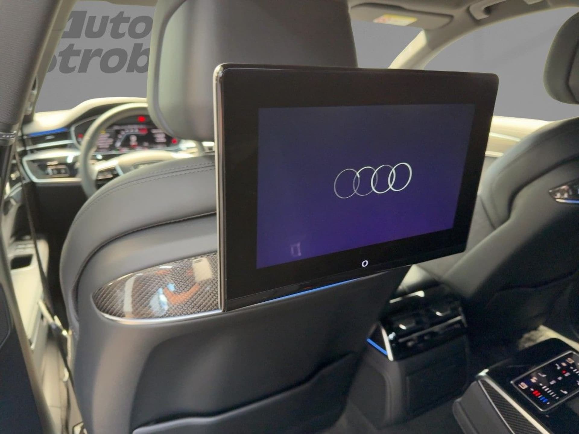 Audi S8