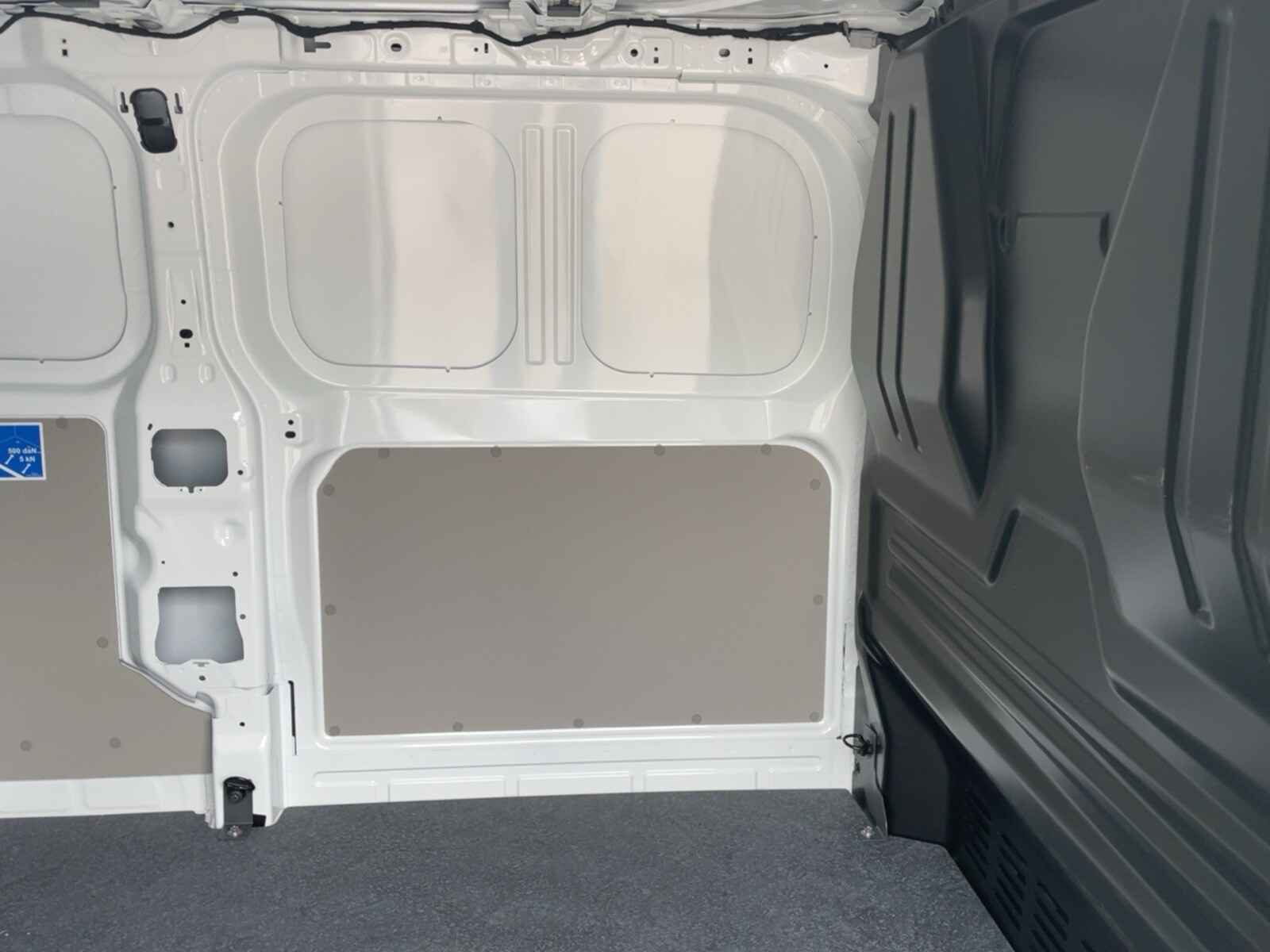 Volkswagen Transporter Kasten langer Radstand – Bild 7