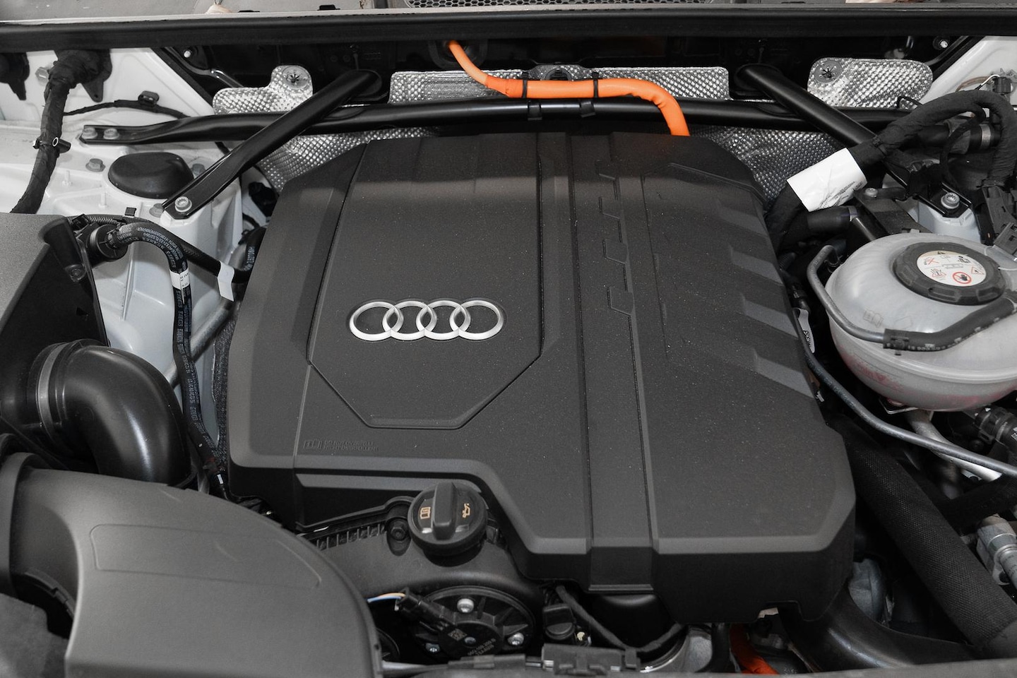 Image about Audi Q5 TFSI e S line 55 TFSI e quattro S tronic