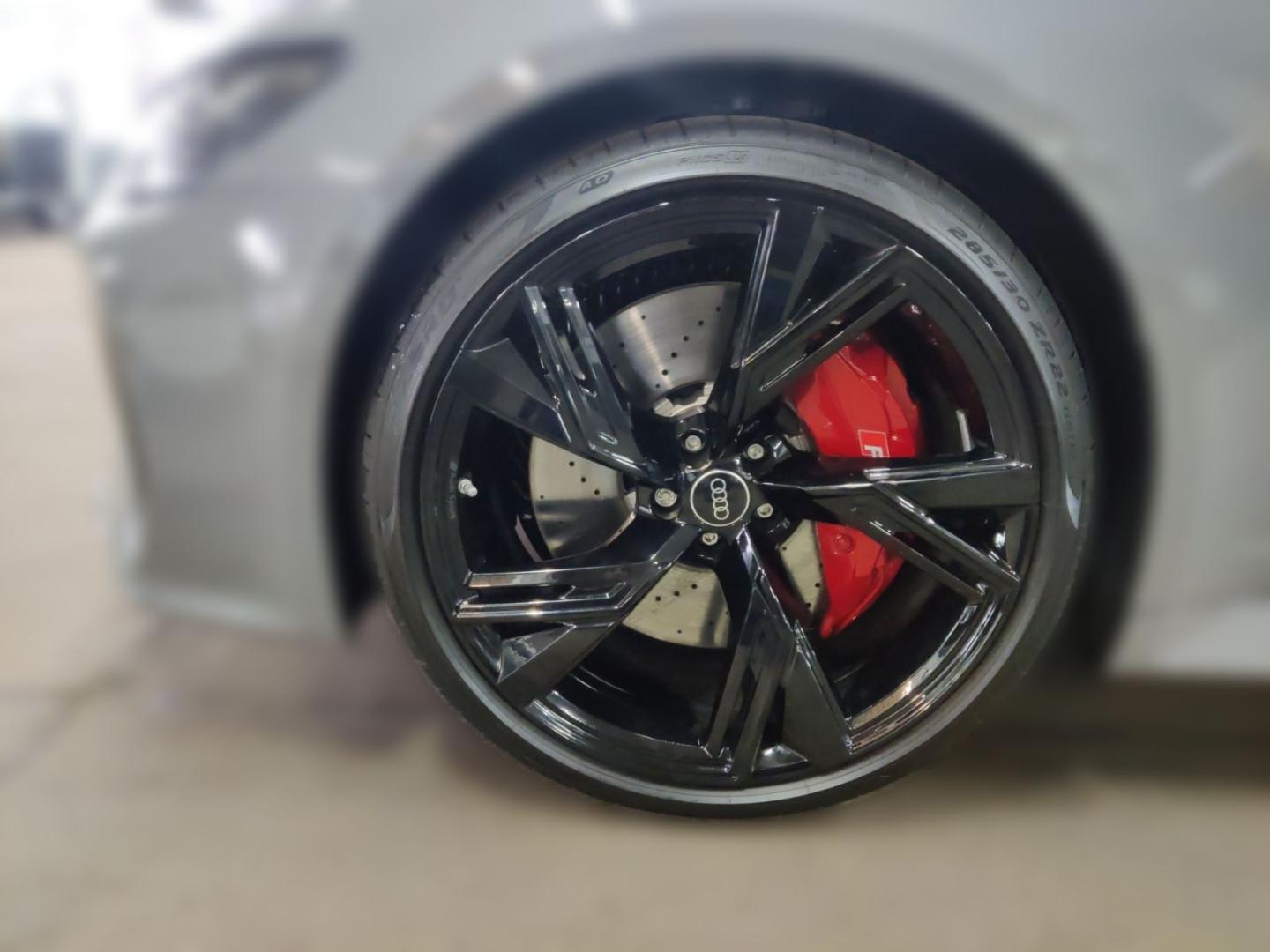 Image about Audi RS 6 Avant performance quattro tiptronic