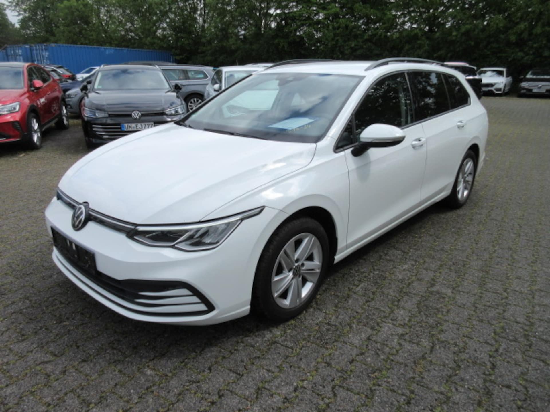 Volkswagen Golf Variant Life