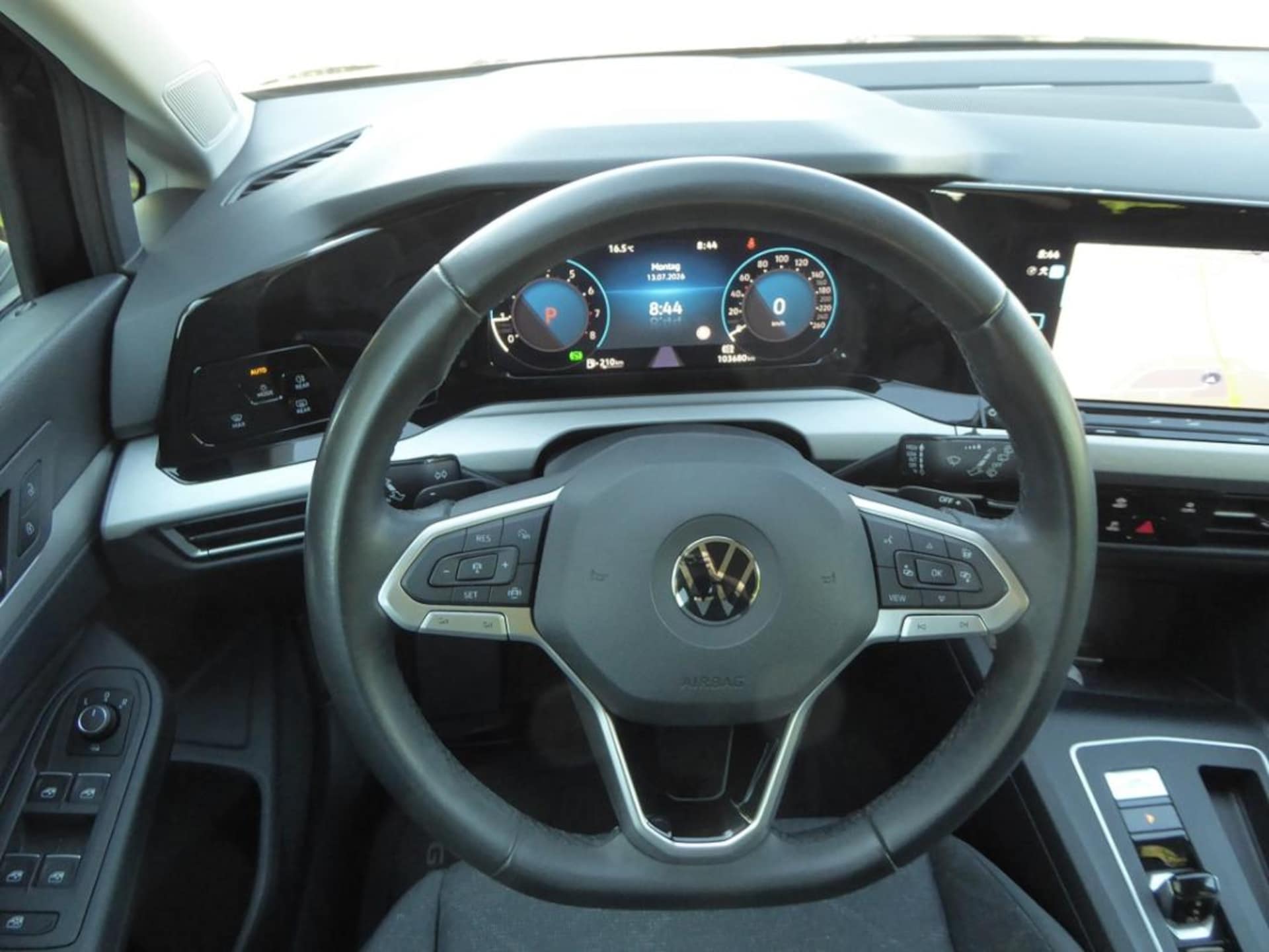 Volkswagen Golf Life