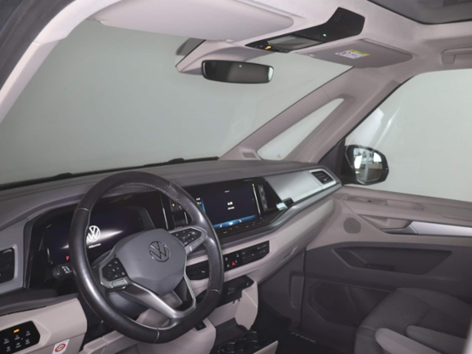 Volkswagen Multivan Langversion Basis-Modell
