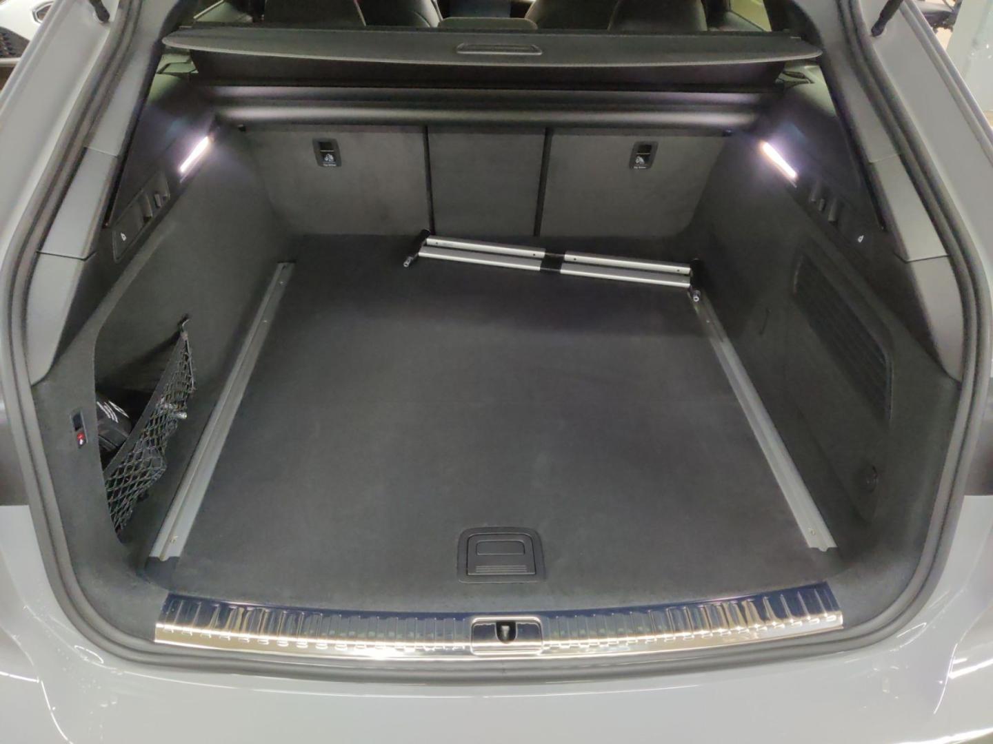 Image about Audi RS 6 Avant performance quattro tiptronic