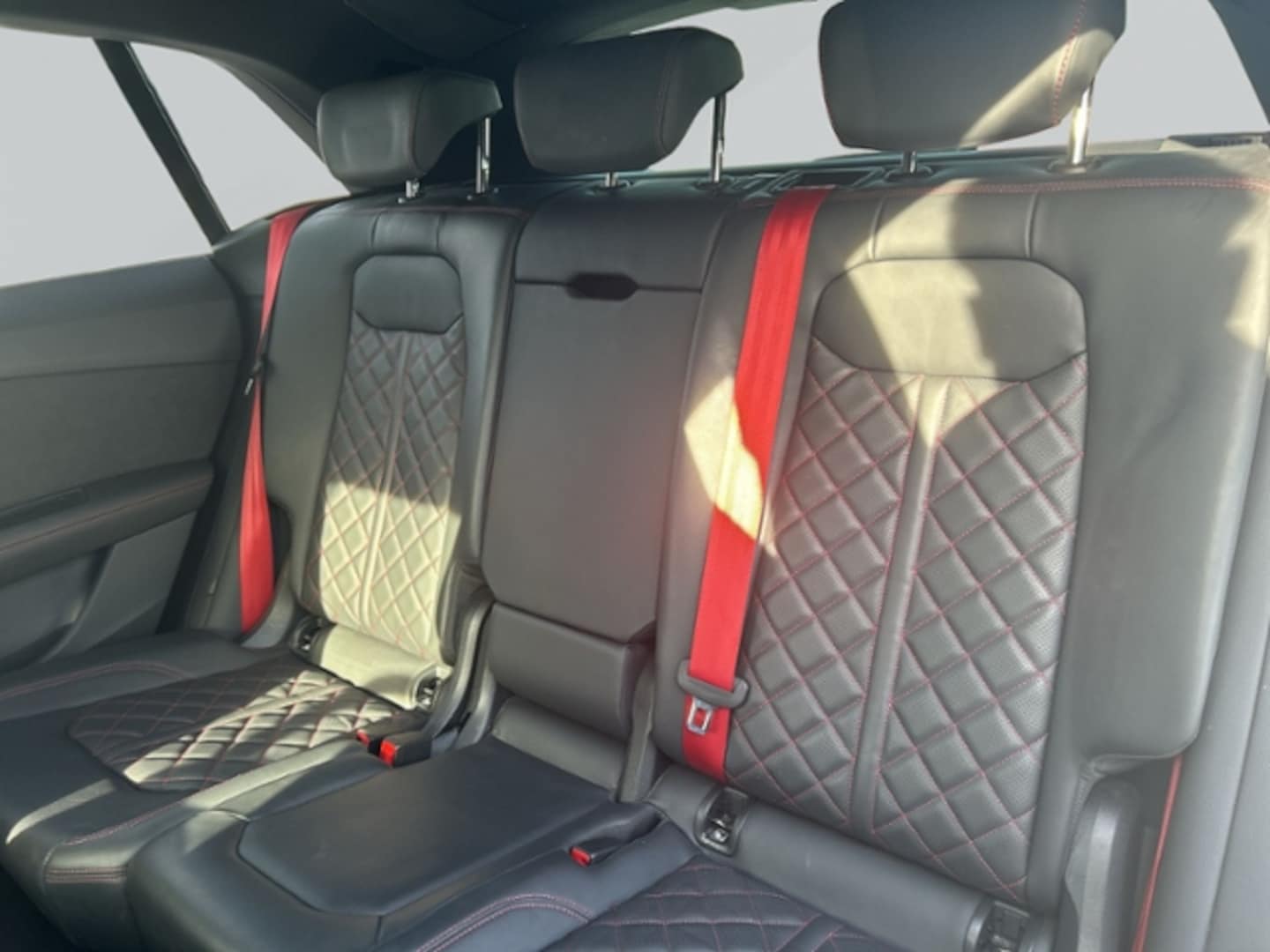 Bild über Audi SQ8 SUV TFSI quattro tiptronic - für weitere Informationen kontaktieren Sie den Audi Partner