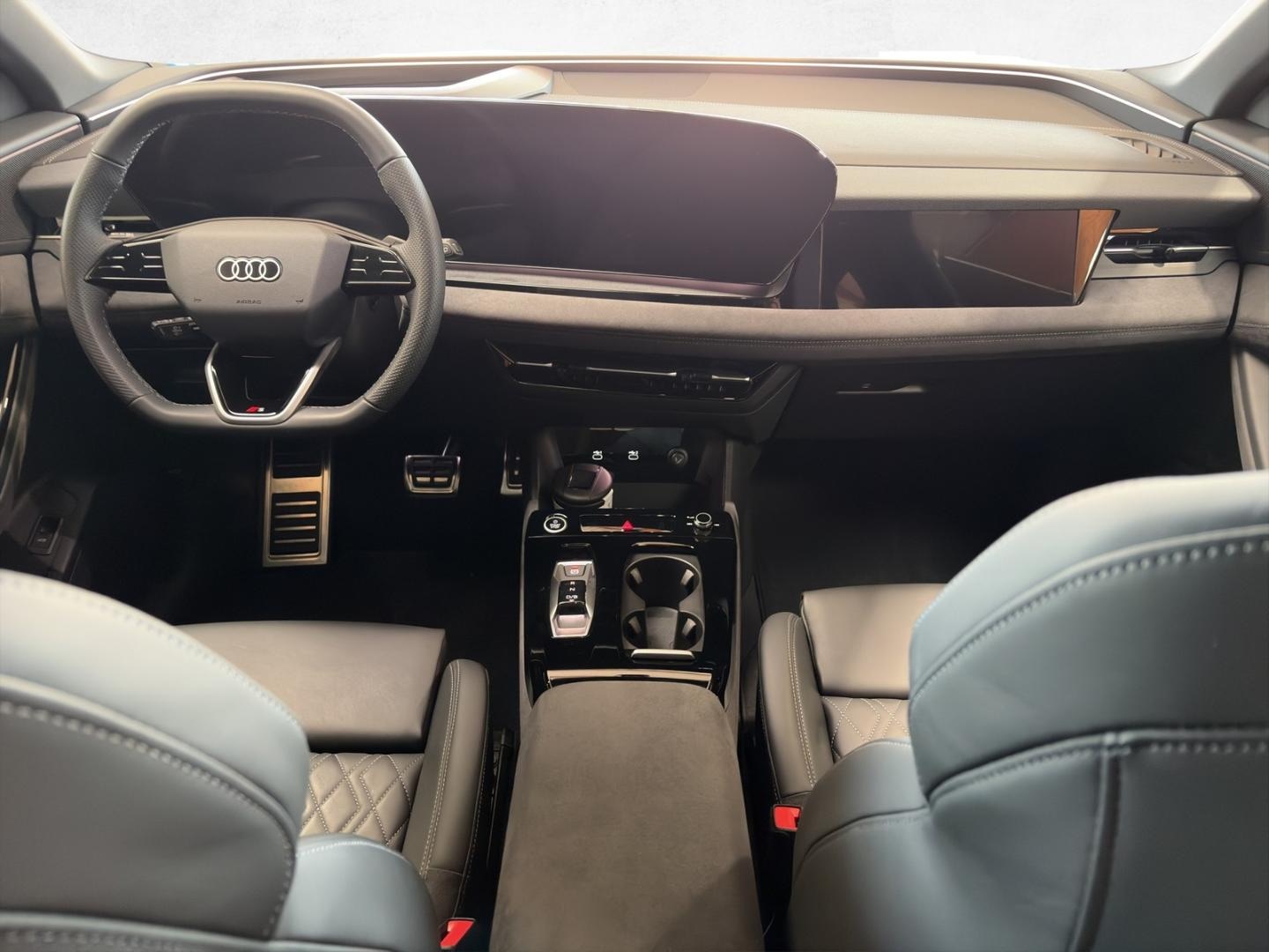 Bild über Audi Q6 SUV e-tron e-tron performance - für weitere Informationen kontaktieren Sie den Audi Partner