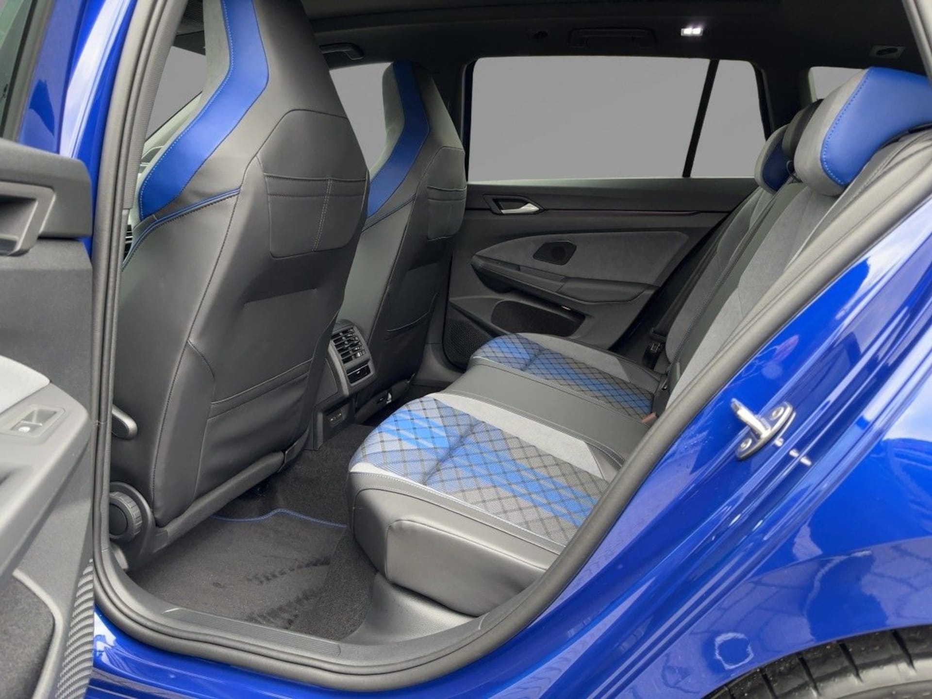 Volkswagen Golf Variant R