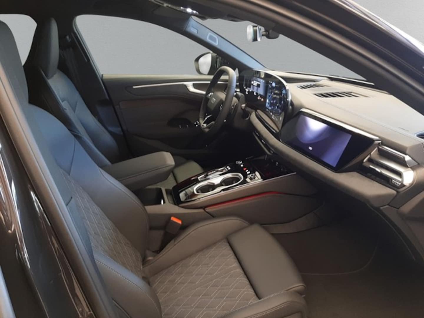 Bild über Audi A6 Avant edition one TDI quattro 220 kW S tronic - für weitere Informationen kontaktieren Sie den Audi Partner