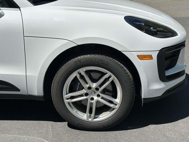 2026 Porsche Macan - Photo 9