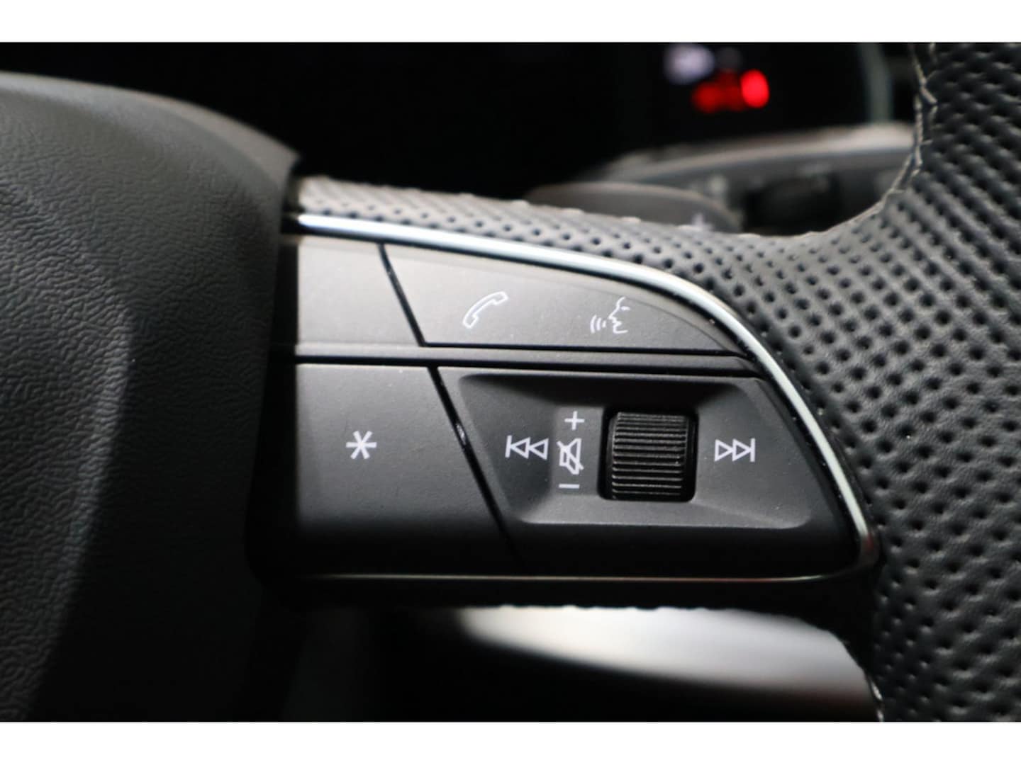 Bild über Audi Q8 SUV 50 TDI quattro tiptronic - für weitere Informationen kontaktieren Sie den Audi Partner