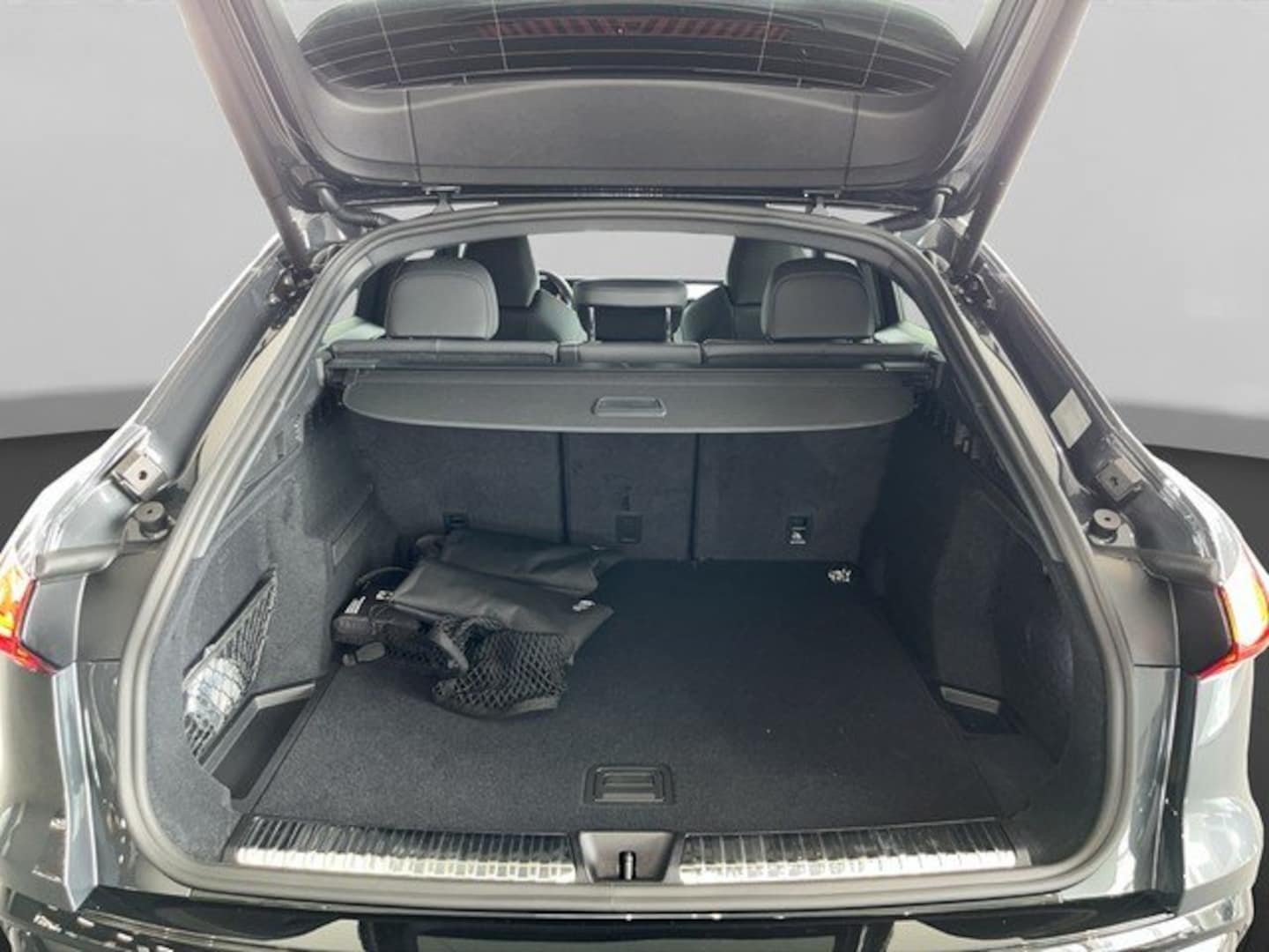 Bild über Audi Q5 Sportback TDI quattro 150 kW S tronic - für weitere Informationen kontaktieren Sie den Audi Partner