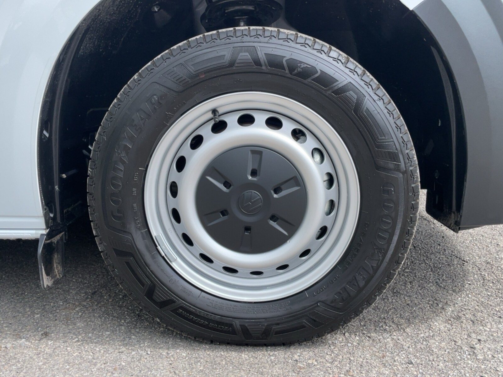Volkswagen Transporter Kasten langer Radstand – Bild 11