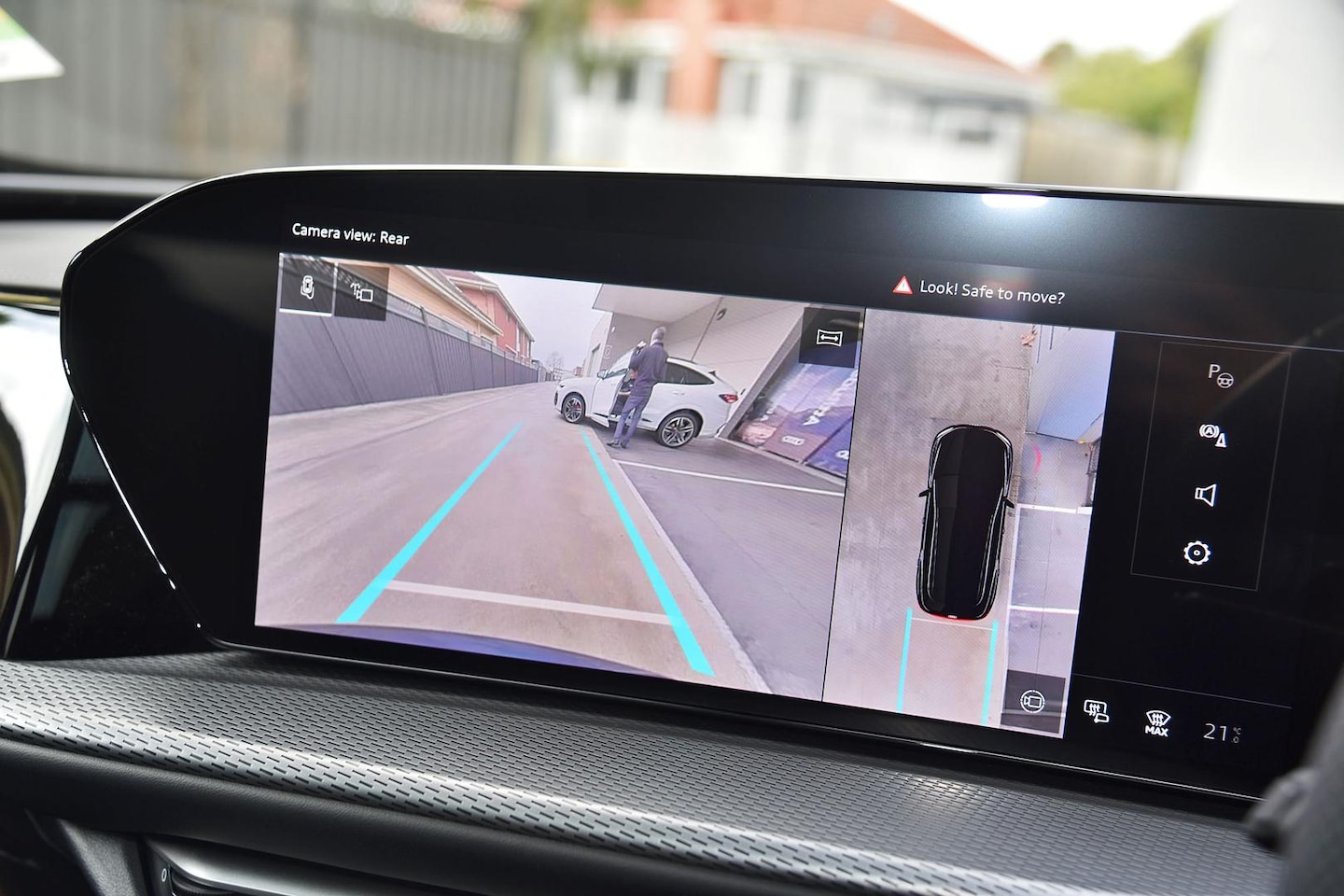 Image about Audi Q5 SUV e-hybrid quattro S tronic