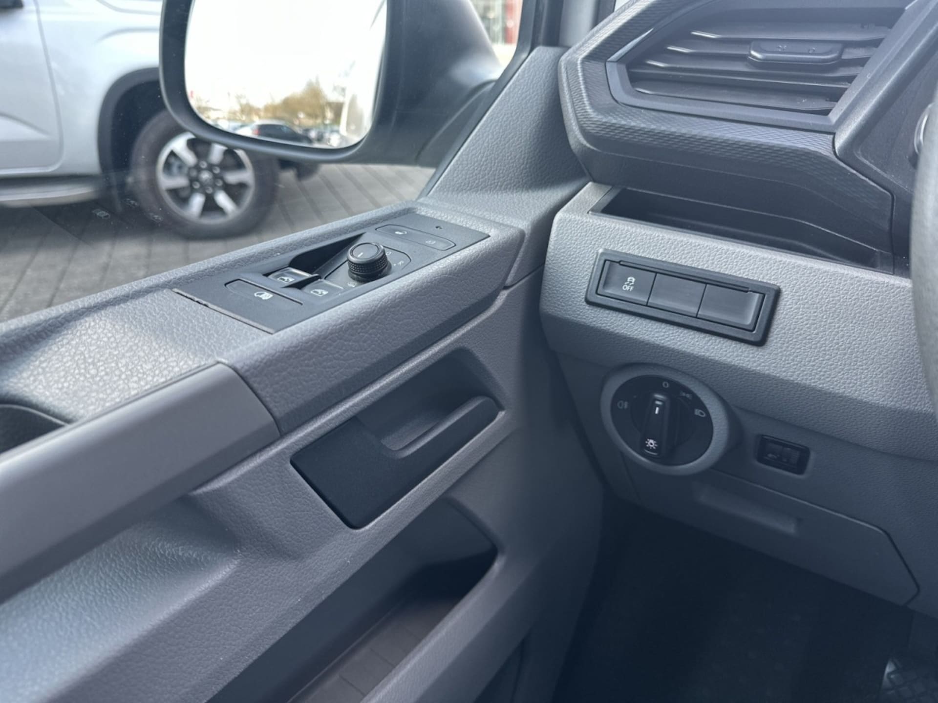 Volkswagen T6.1 Transporter Kasten kurzer Radstand