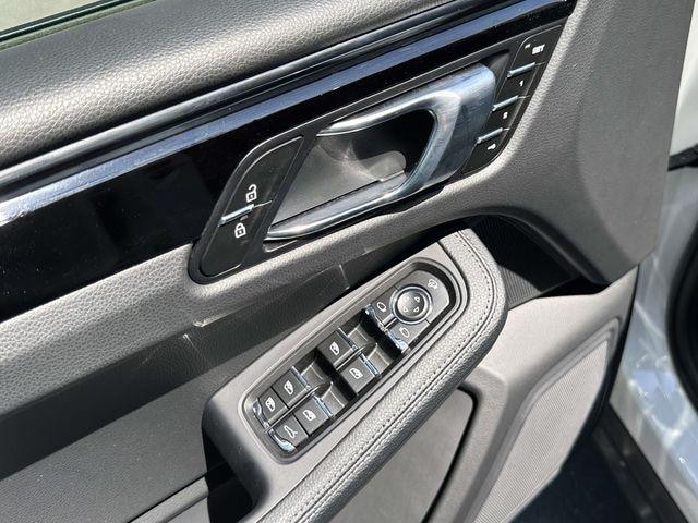 2026 Porsche Macan - Photo 19