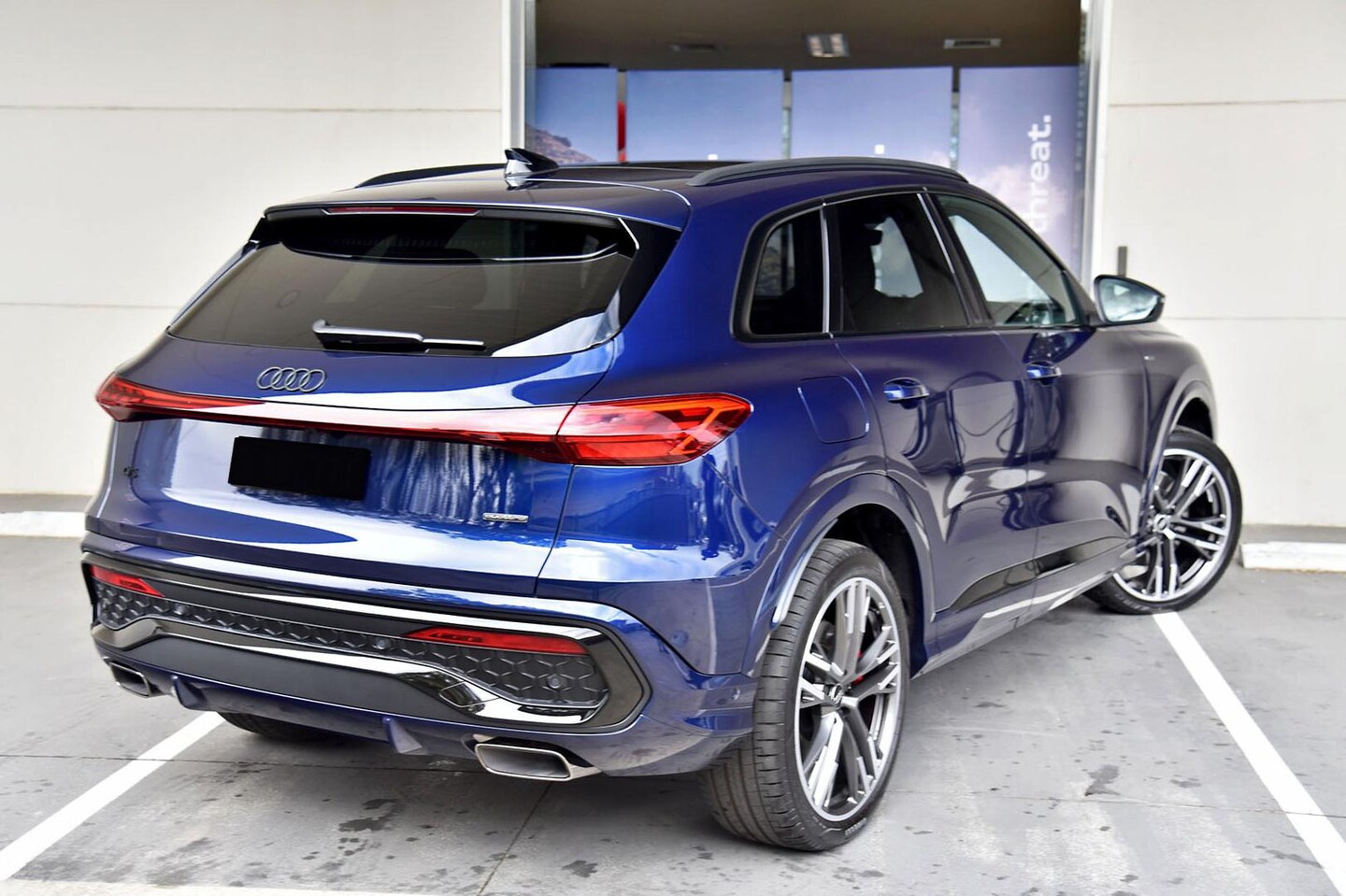Image about Audi Q5 SUV e-hybrid quattro S tronic