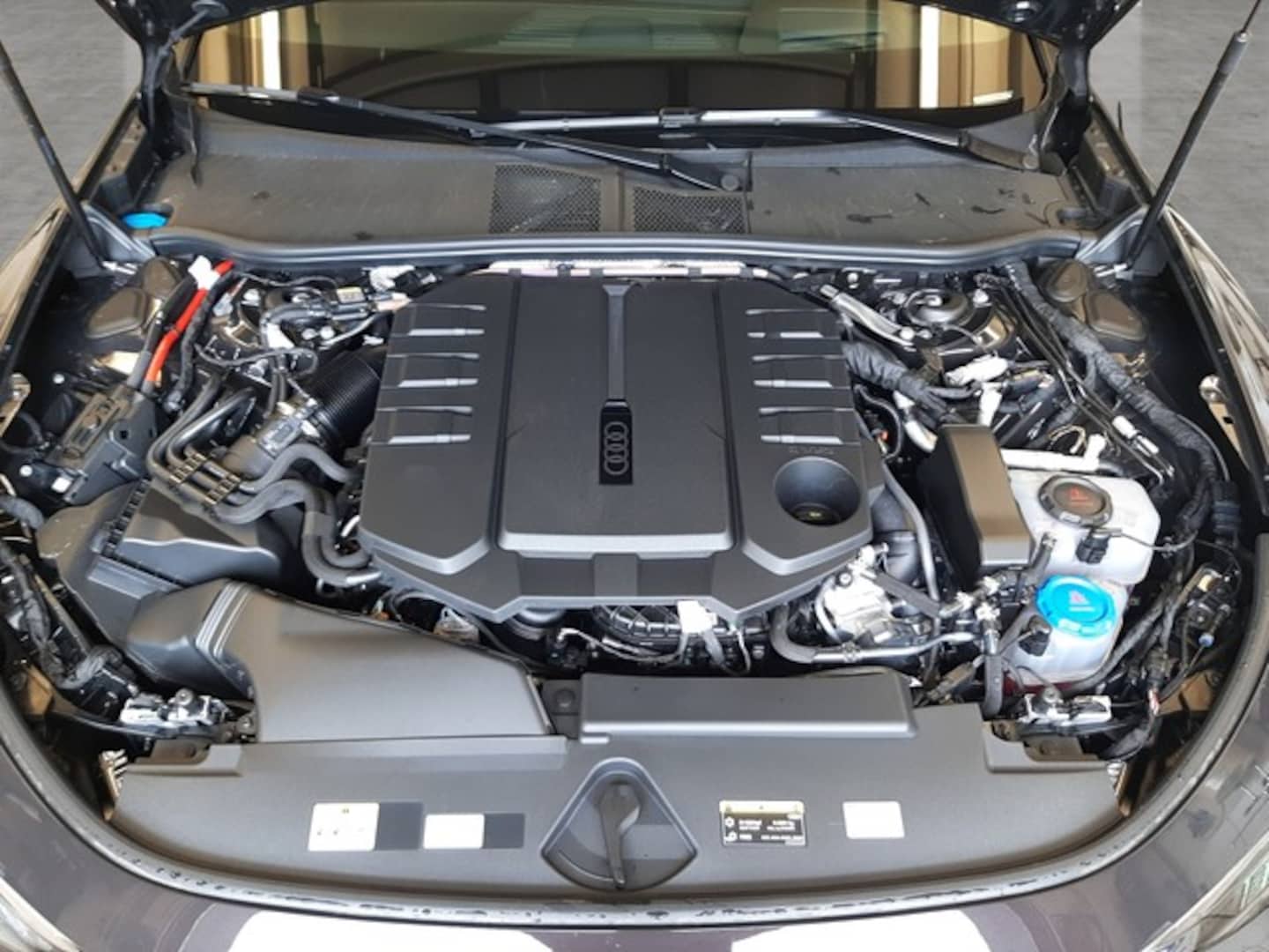 Bild über Audi A6 Avant edition one TDI quattro 220 kW S tronic - für weitere Informationen kontaktieren Sie den Audi Partner