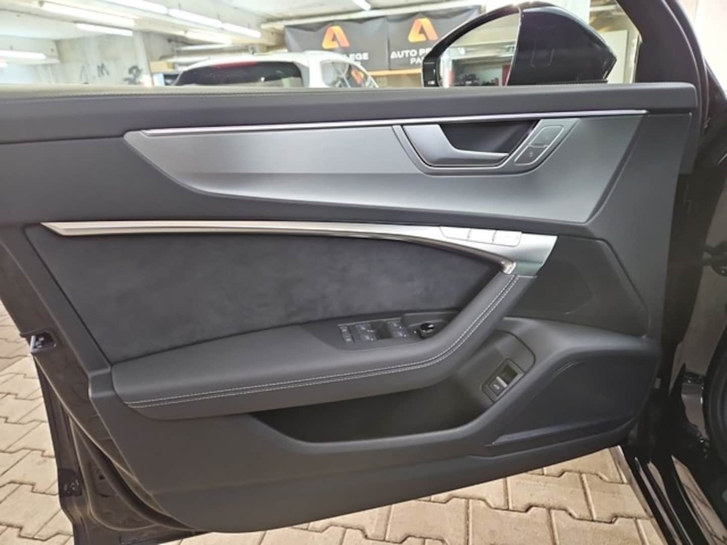 Bild über Audi S6 Avant TDI quattro tiptronic - für weitere Informationen kontaktieren Sie den Audi Partner