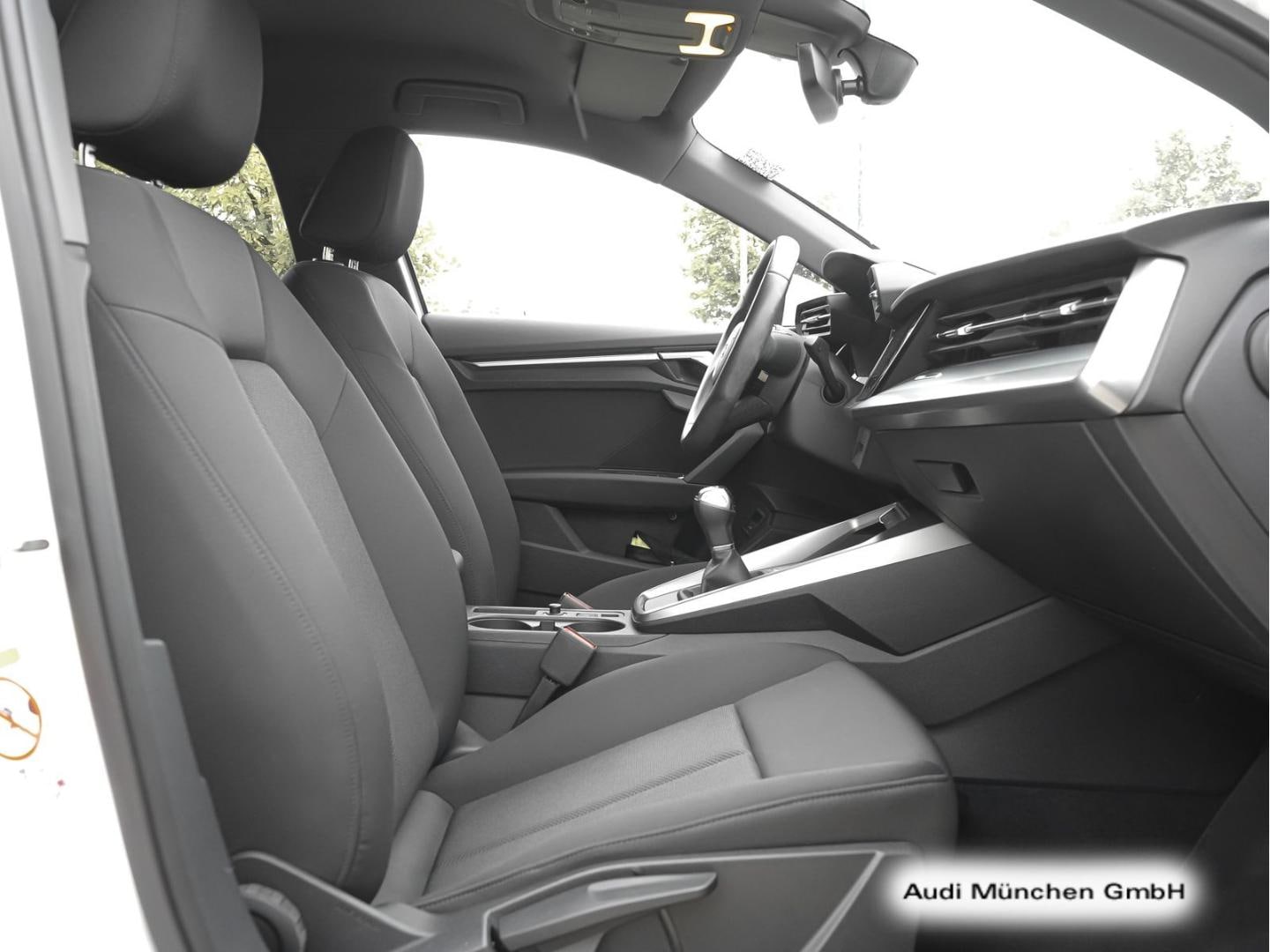 Bild über Audi A3 Sportback advanced 30 TFSI Schaltgetriebe - für weitere Informationen kontaktieren Sie den Audi Partner