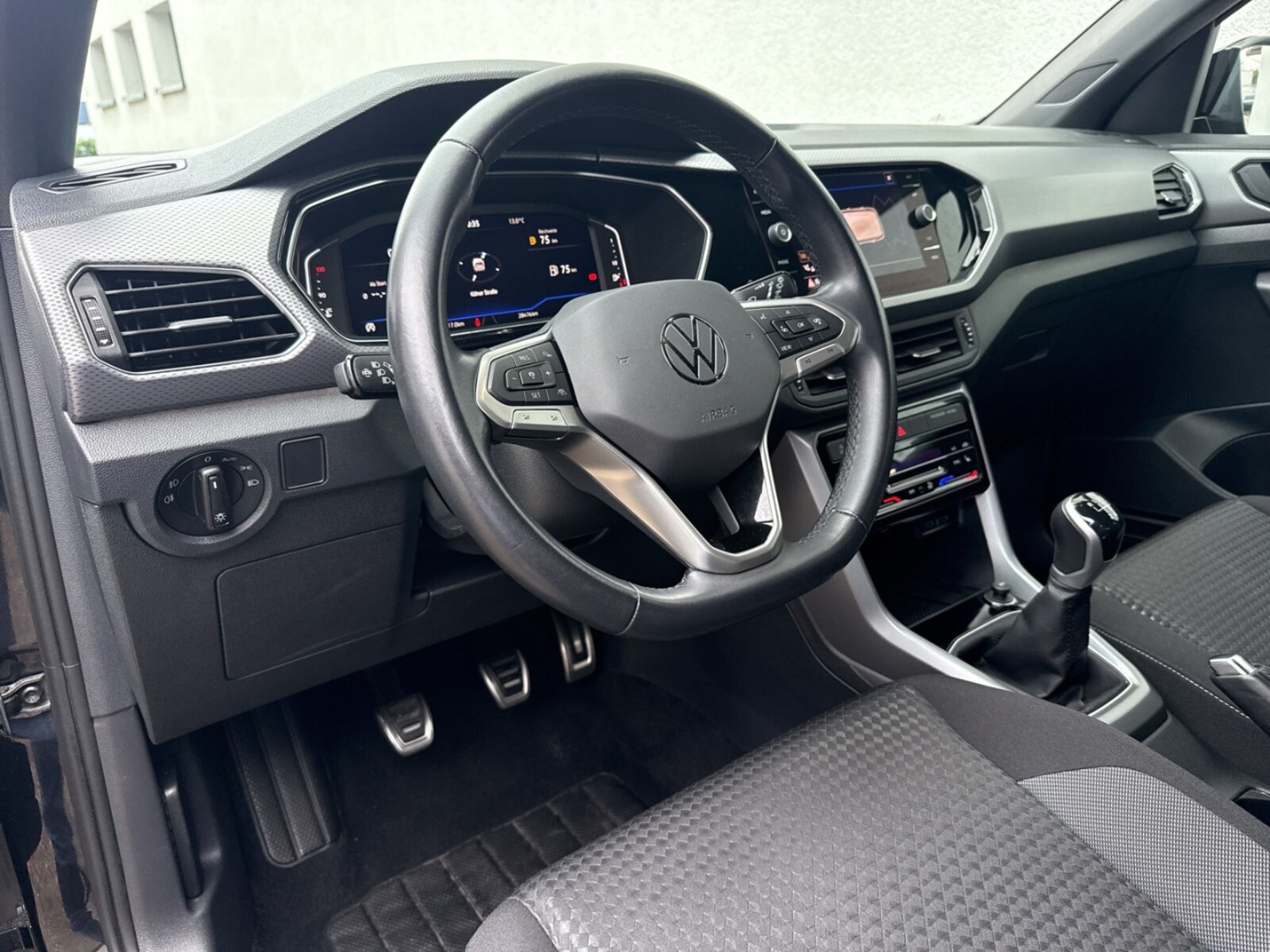 Volkswagen T-Cross – Bild 9