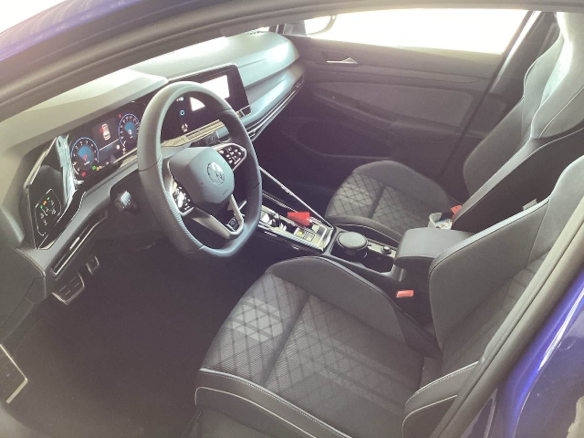 Volkswagen Golf R-Line