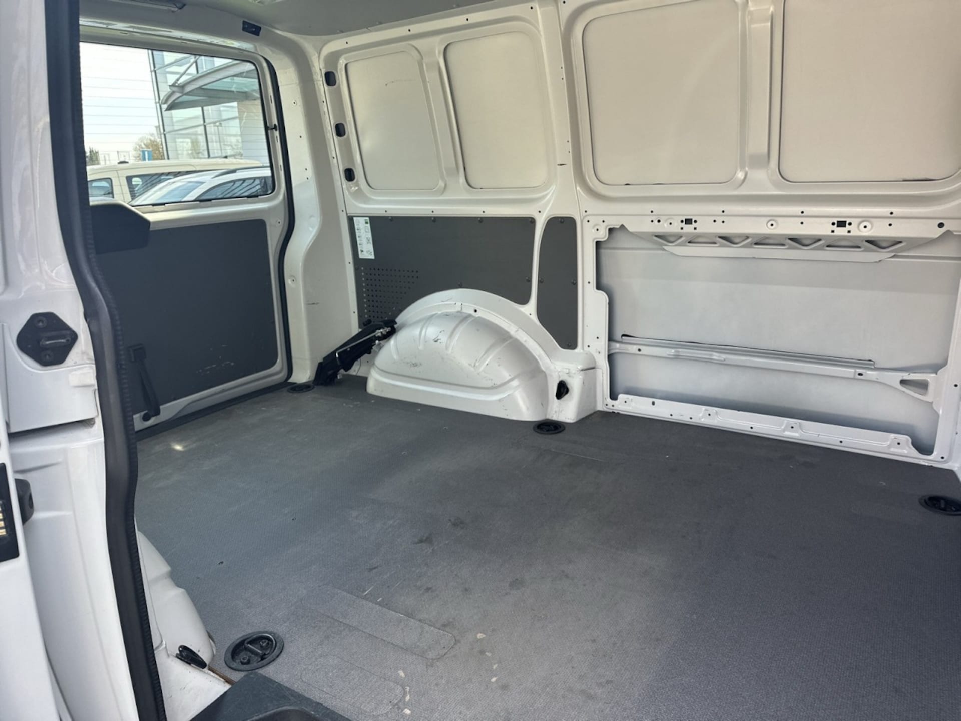 Volkswagen T6.1 Transporter Kasten kurzer Radstand