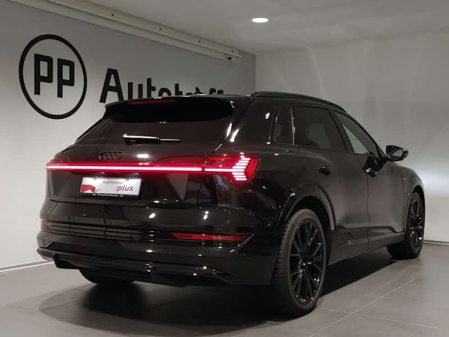 Image de Audi e-tron Black Edition S line 55 quattro 300,00 kW - for more details contact your dealer