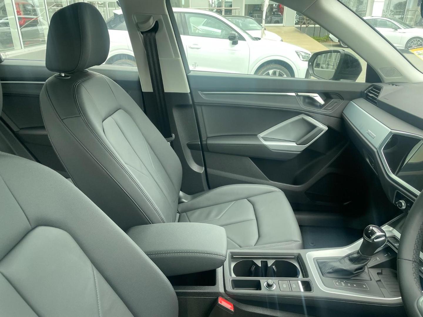 Image about Audi Q3 35 TFSI 110 kW S tronic