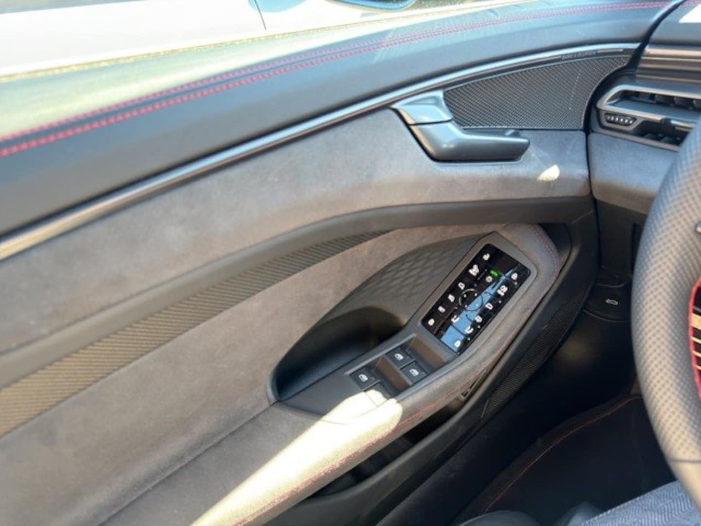 Bild über Audi A6 Limousine TFSI quattro 270 kW S tronic - für weitere Informationen kontaktieren Sie den Audi Partner