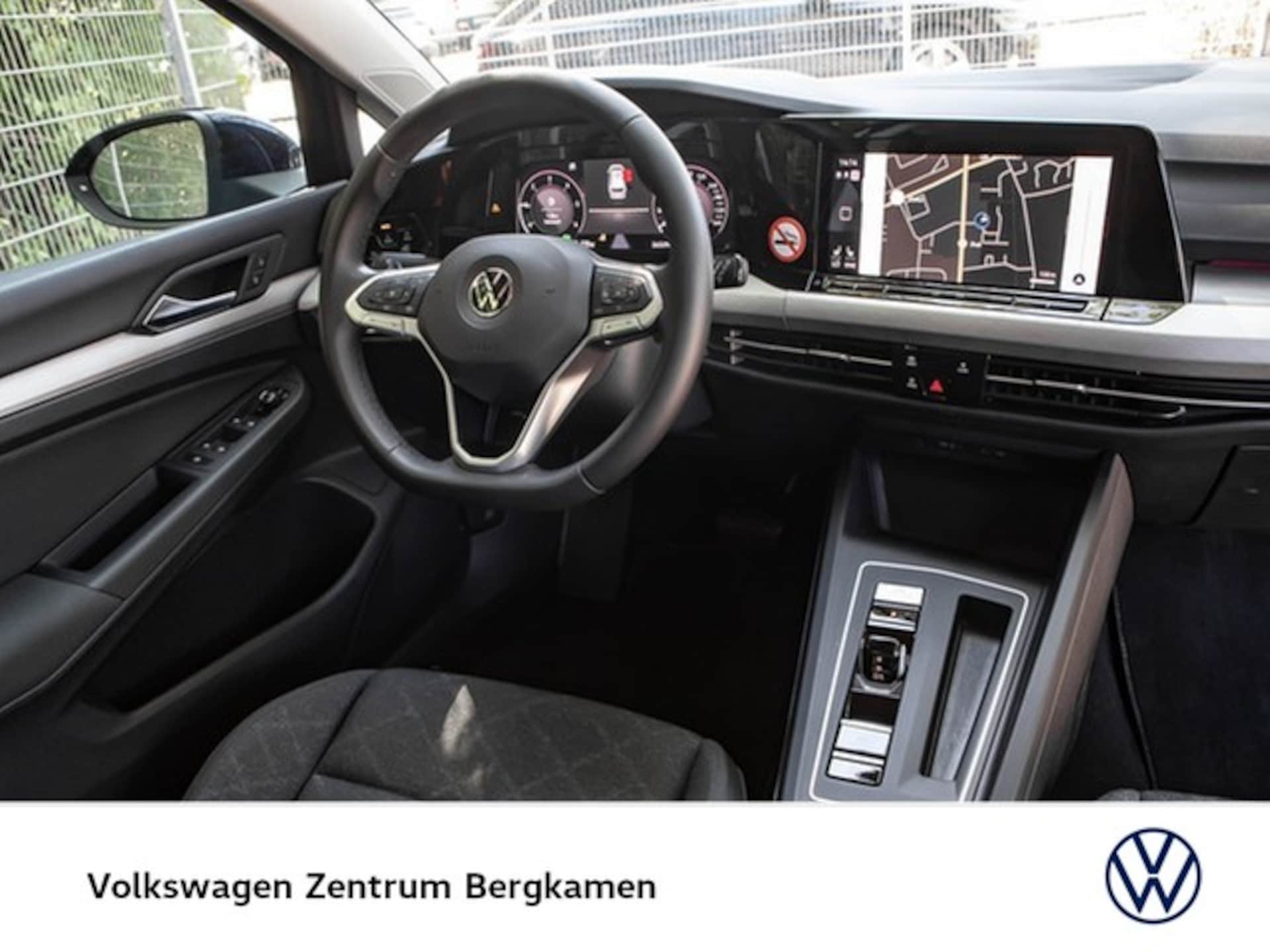 Volkswagen Golf Variant Life
